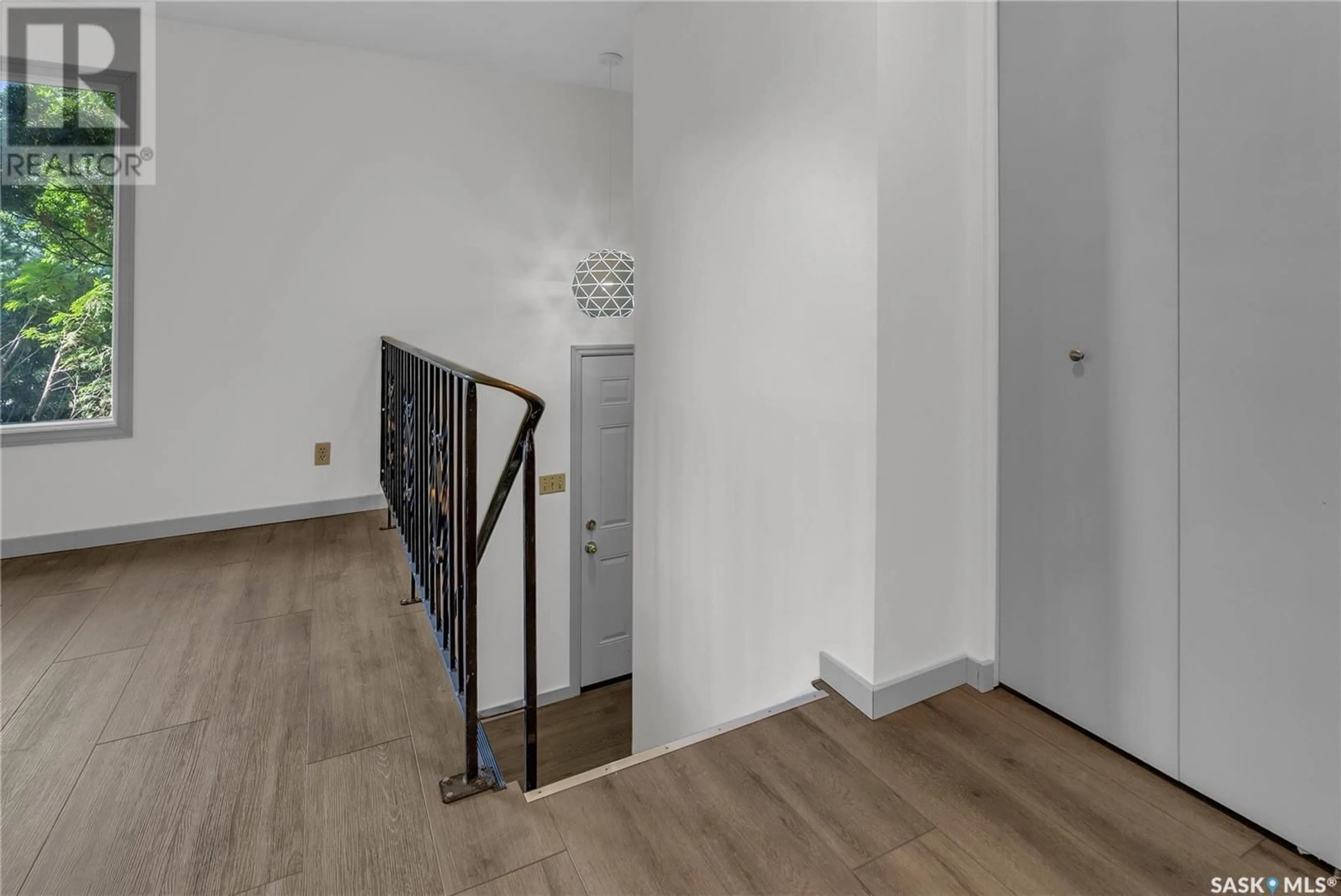 Indoor foyer for 231 LA RONGE ROAD, Saskatoon Saskatchewan S7K5C5