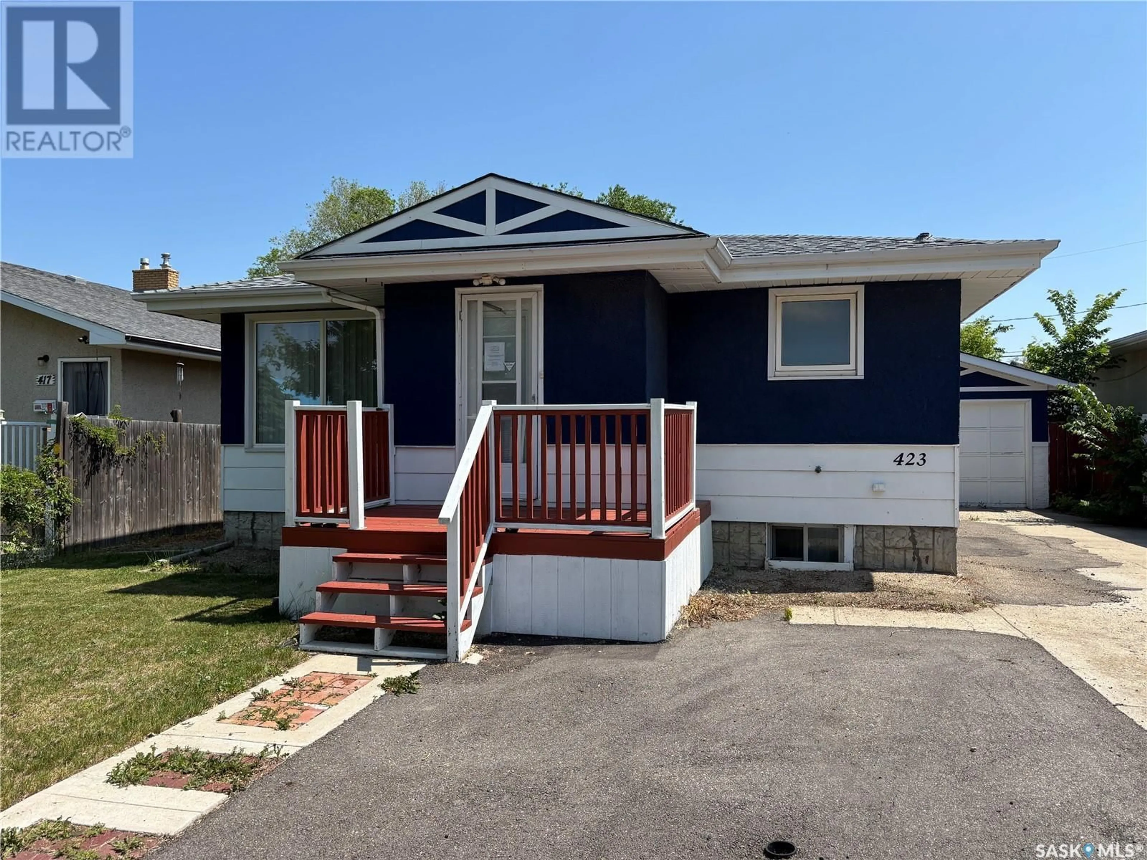 Home with vinyl exterior material, street for 423 YORK STREET, Regina Saskatchewan S4R4W7