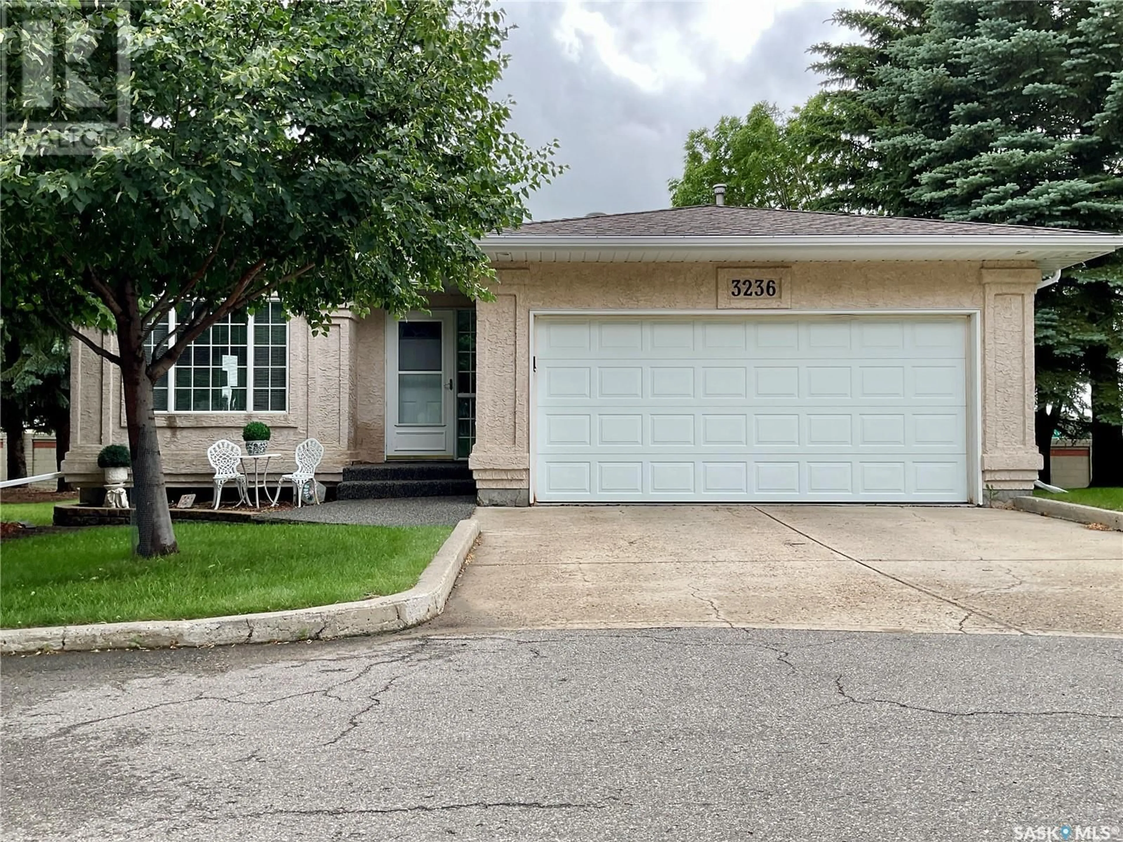 Unknown for 3236 RENFREW CRESCENT, Regina Saskatchewan S4V2W5