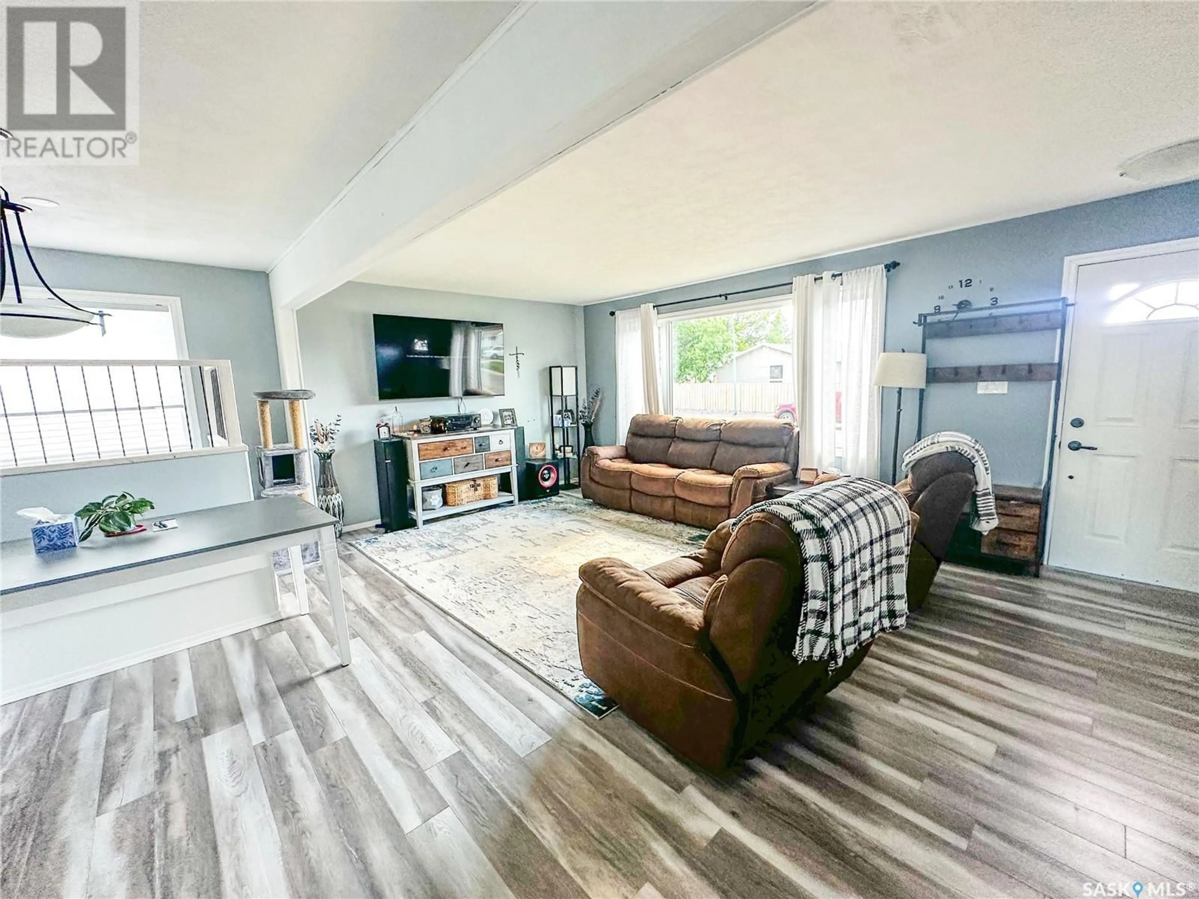 Living room with furniture, unknown for 1041 CARLTON DRIVE, Esterhazy Saskatchewan S0A0X0