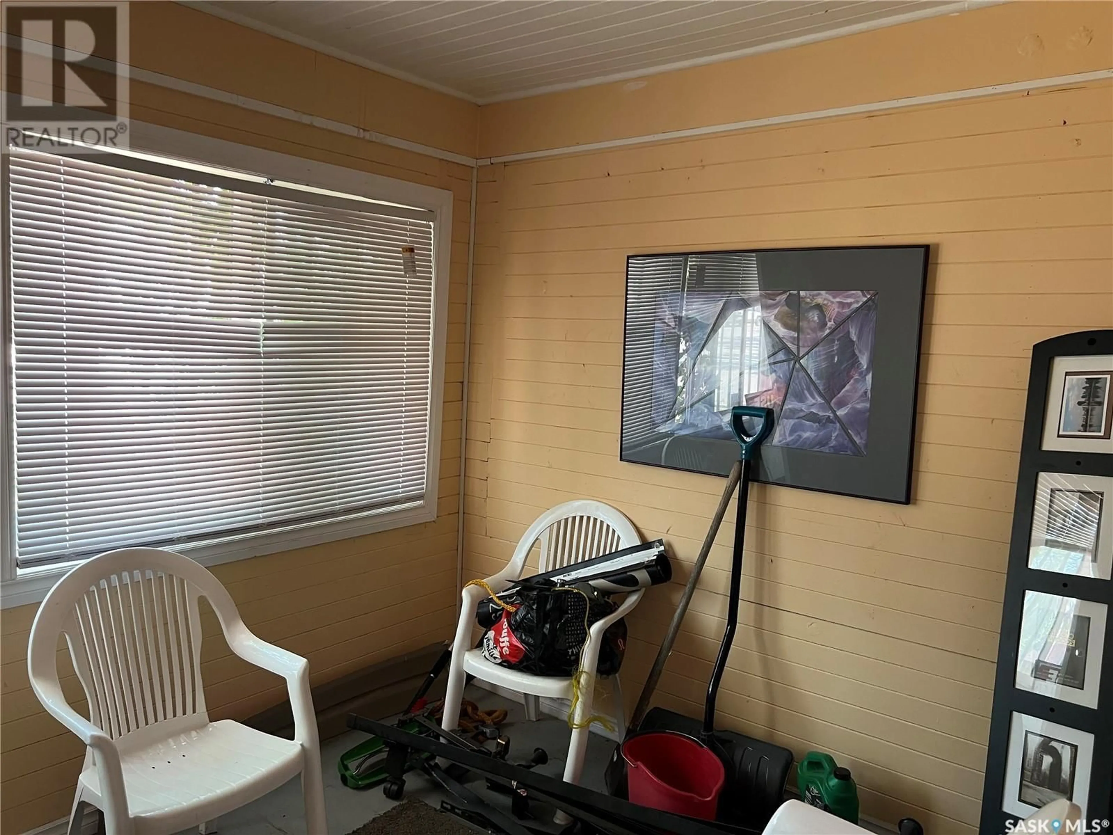 A pic of a room for 2835 DEWDNEY AVENUE, Regina Saskatchewan S4T0X8