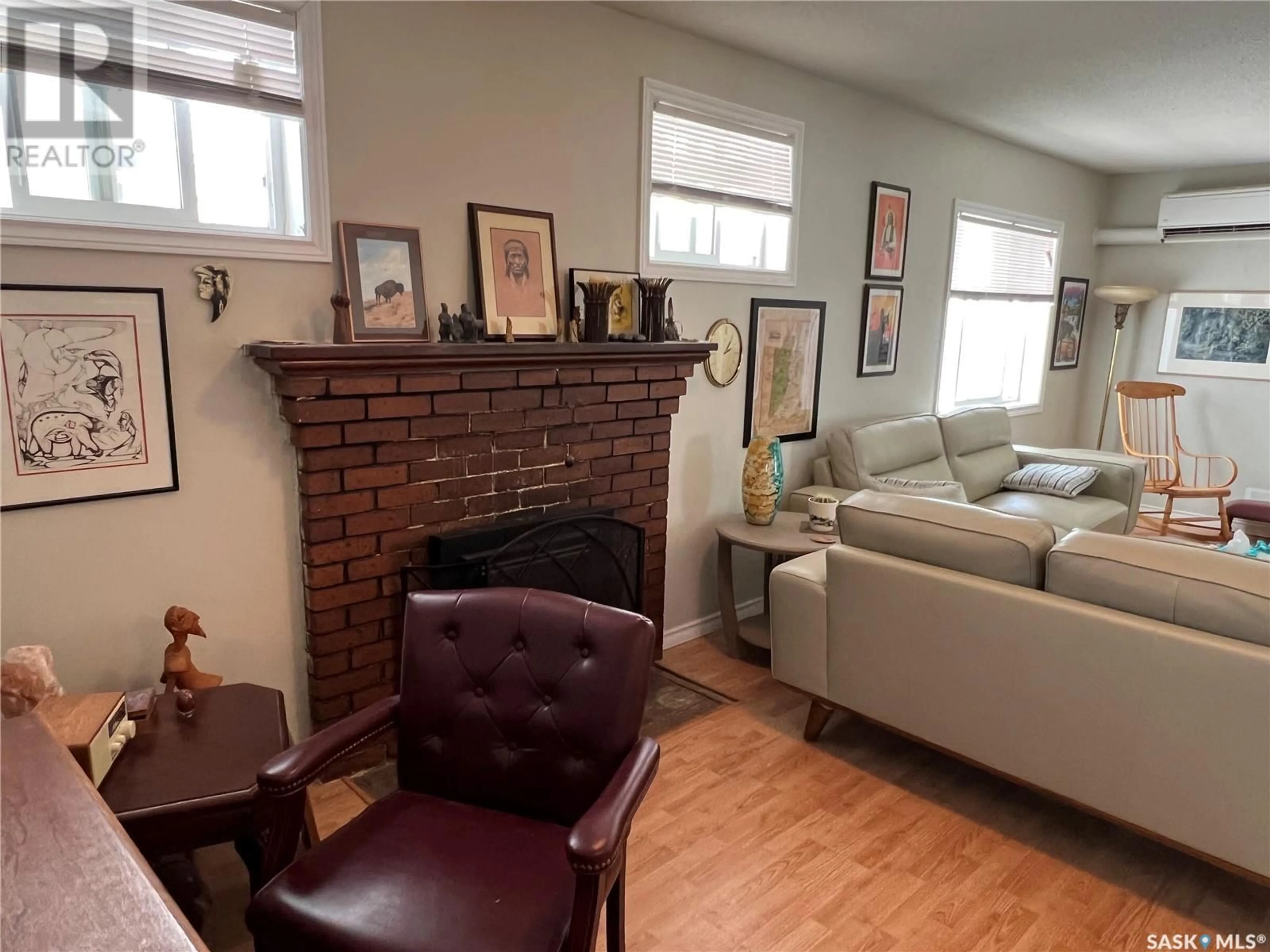 Living room with furniture, unknown for 2835 DEWDNEY AVENUE, Regina Saskatchewan S4T0X8