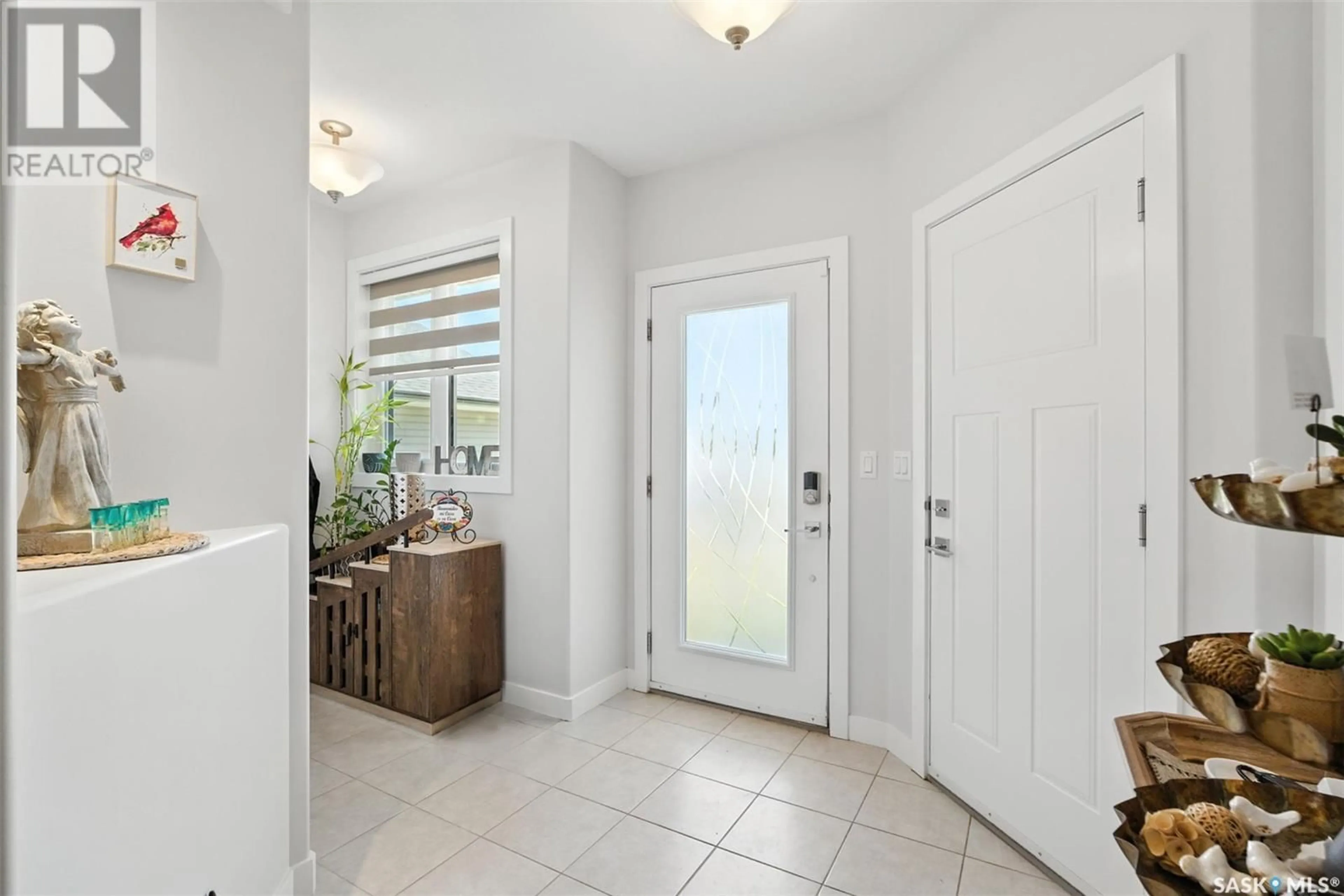Indoor entryway for 246 HASSARD CLOSE, Saskatoon Saskatchewan S7L4Z7