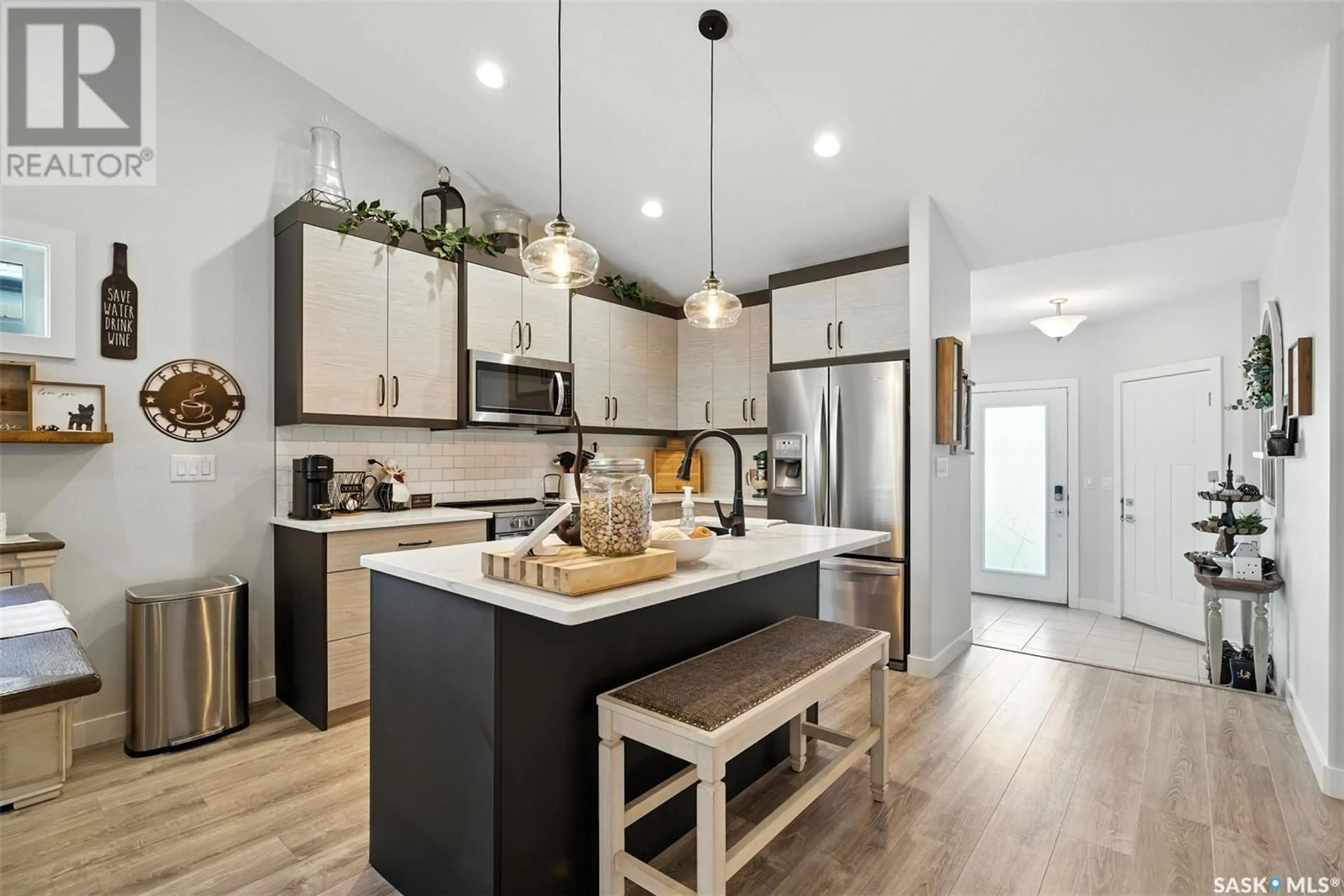 Open concept kitchen, unknown for 246 HASSARD CLOSE, Saskatoon Saskatchewan S7L4Z7