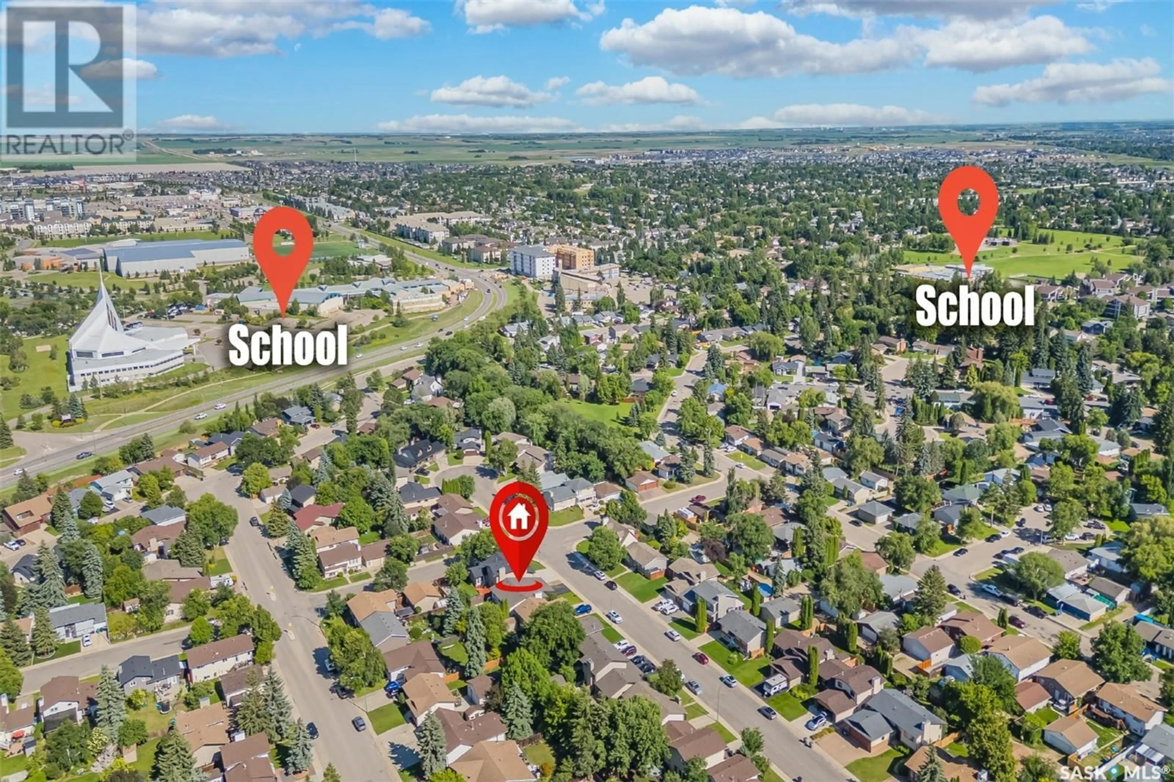 A pic from outside/outdoor area/front of a property/back of a property/a pic from drone, street for 150 BADGER STREET, Saskatoon Saskatchewan S7N2X4