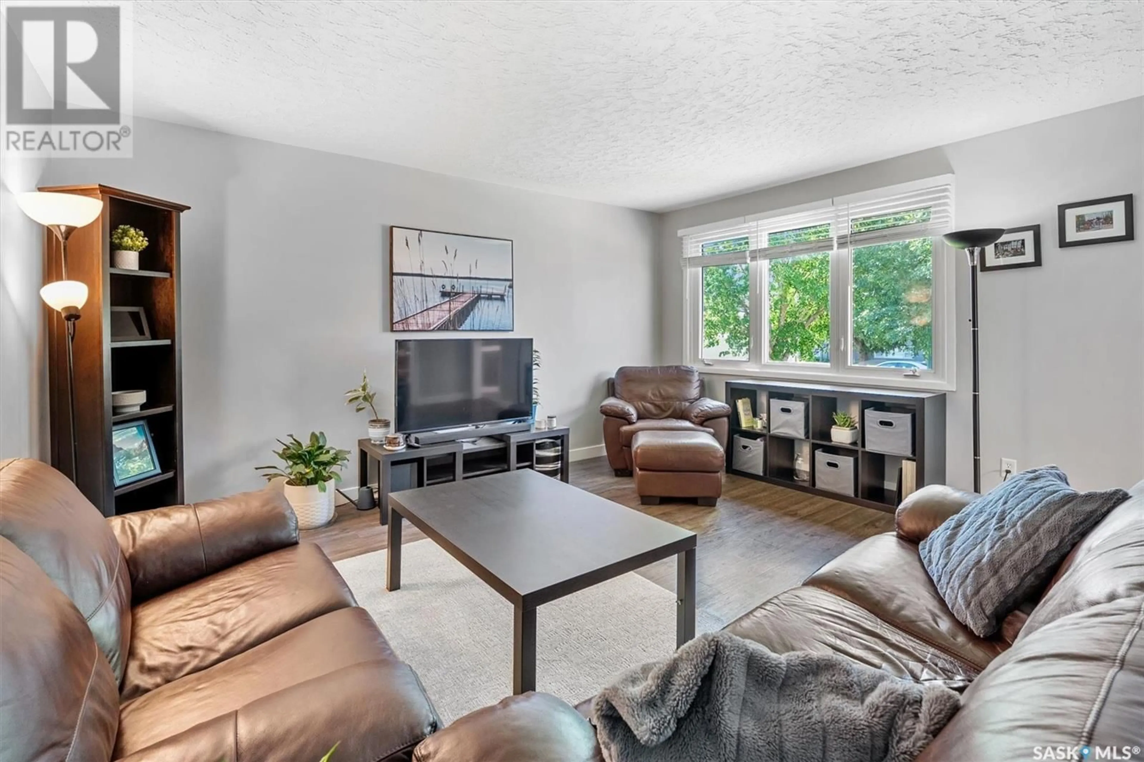 Living room with furniture, unknown for 1019 4TH STREET, Saskatoon Saskatchewan S7H1K6