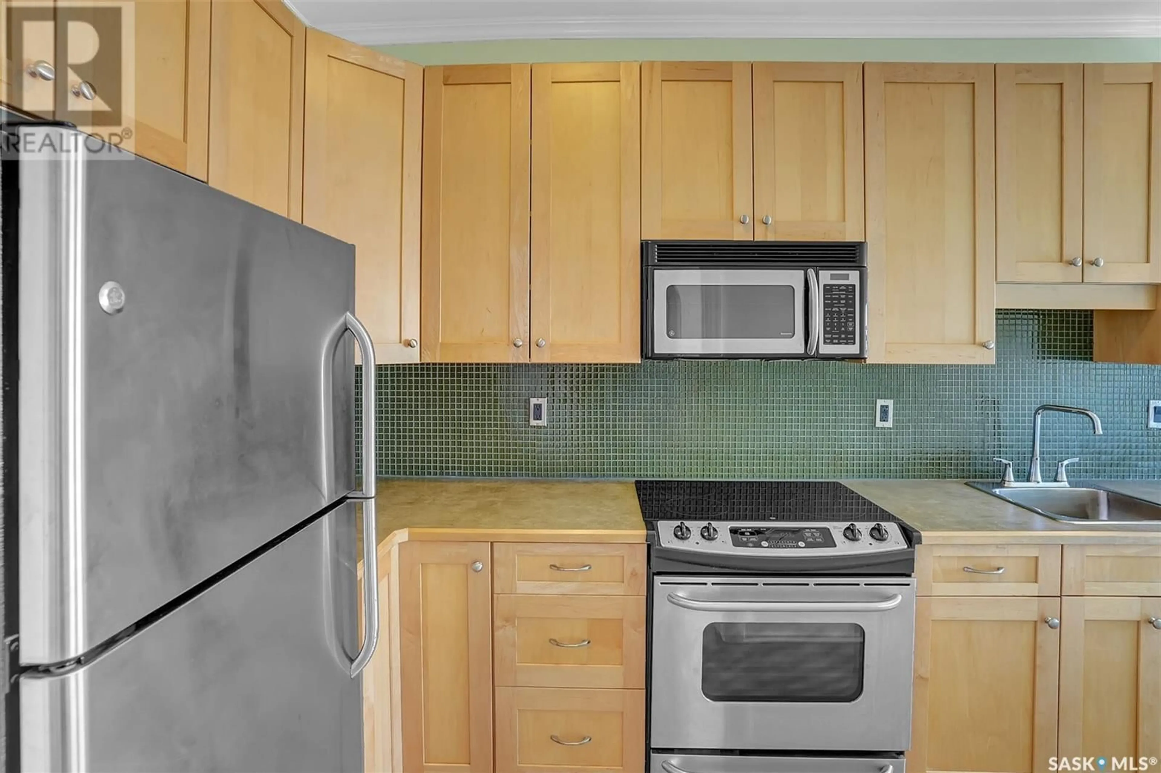 Standard kitchen, unknown for 604 - 2305 VICTORIA AVENUE, Regina Saskatchewan S4P0S7