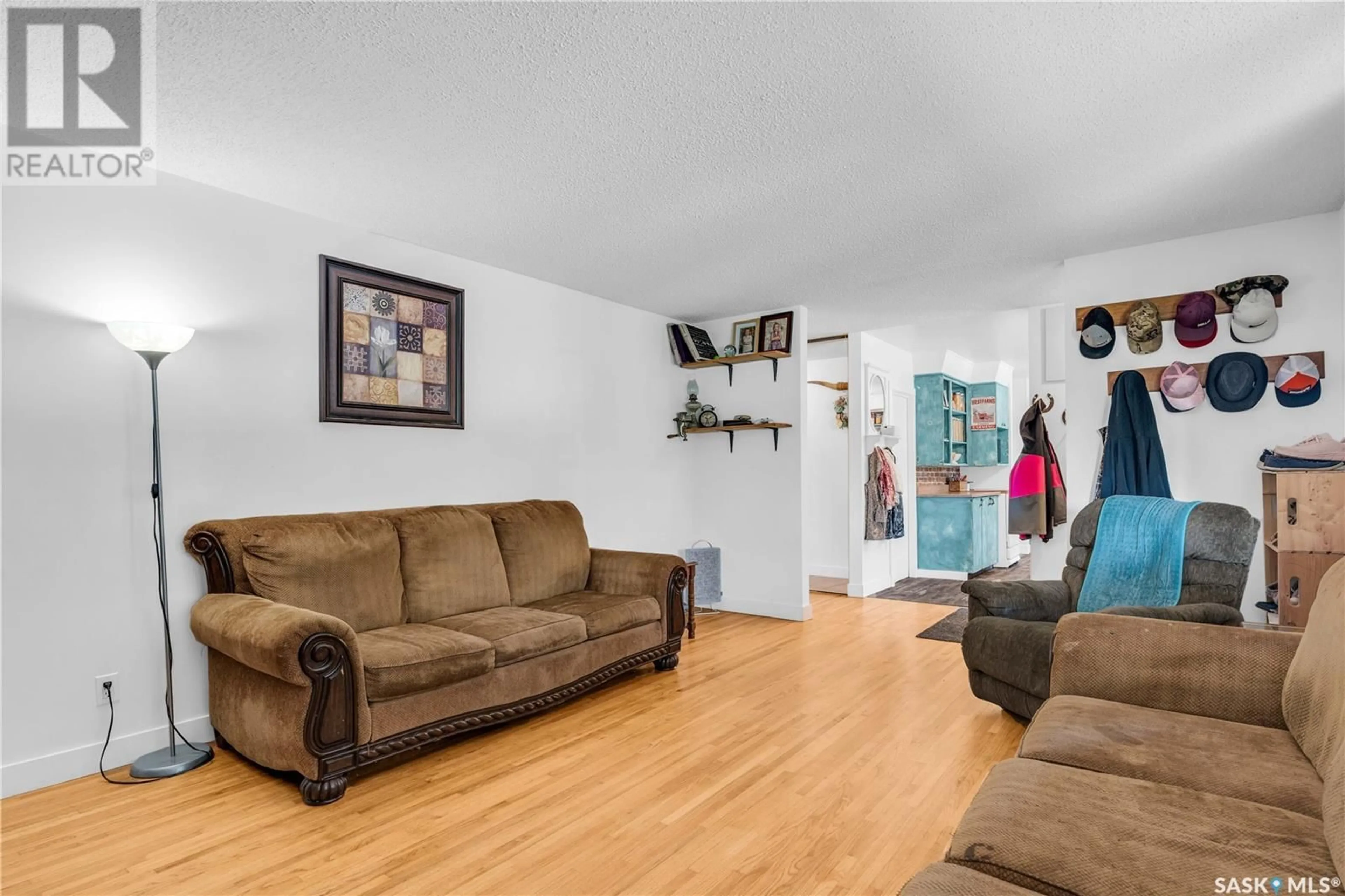 Living room with furniture, unknown for 3322 HARRINGTON STREET, Saskatoon Saskatchewan S7H3Y1
