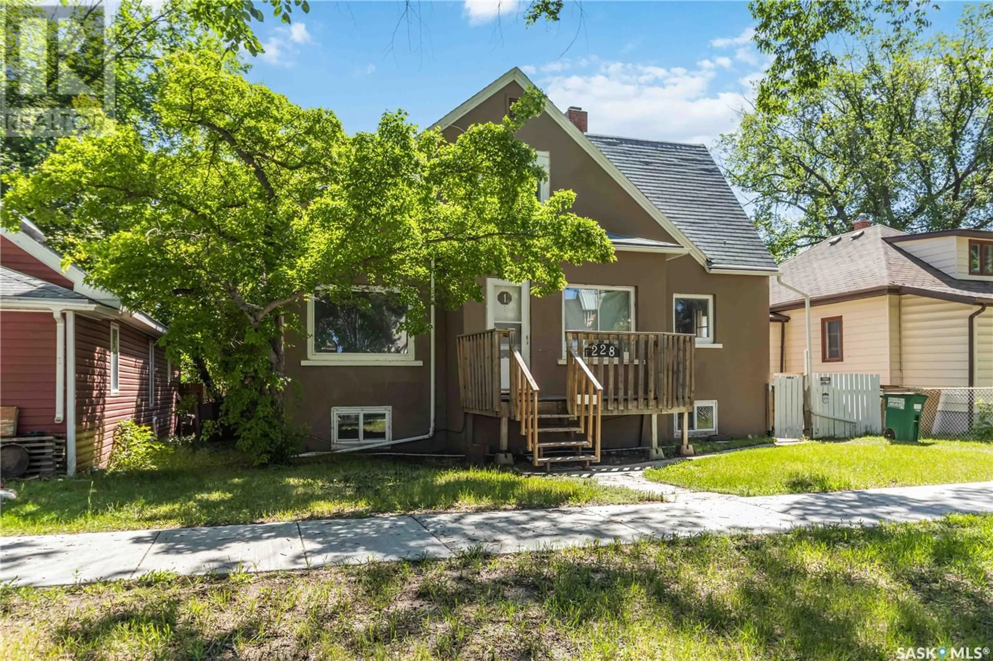 Unknown for 228 F AVENUE, Saskatoon Saskatchewan S7L1W1