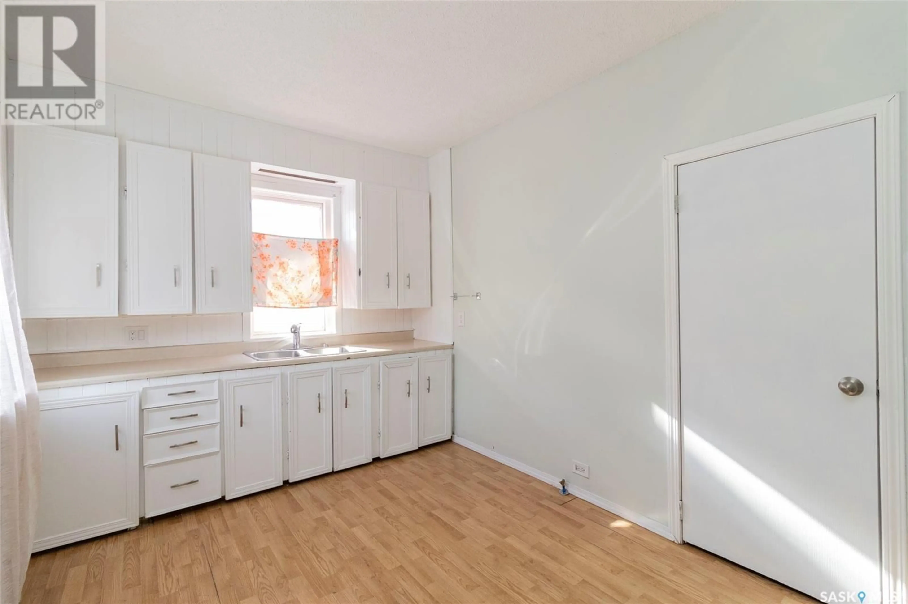 Unknown for 224 F AVENUE, Saskatoon Saskatchewan S7L1W1