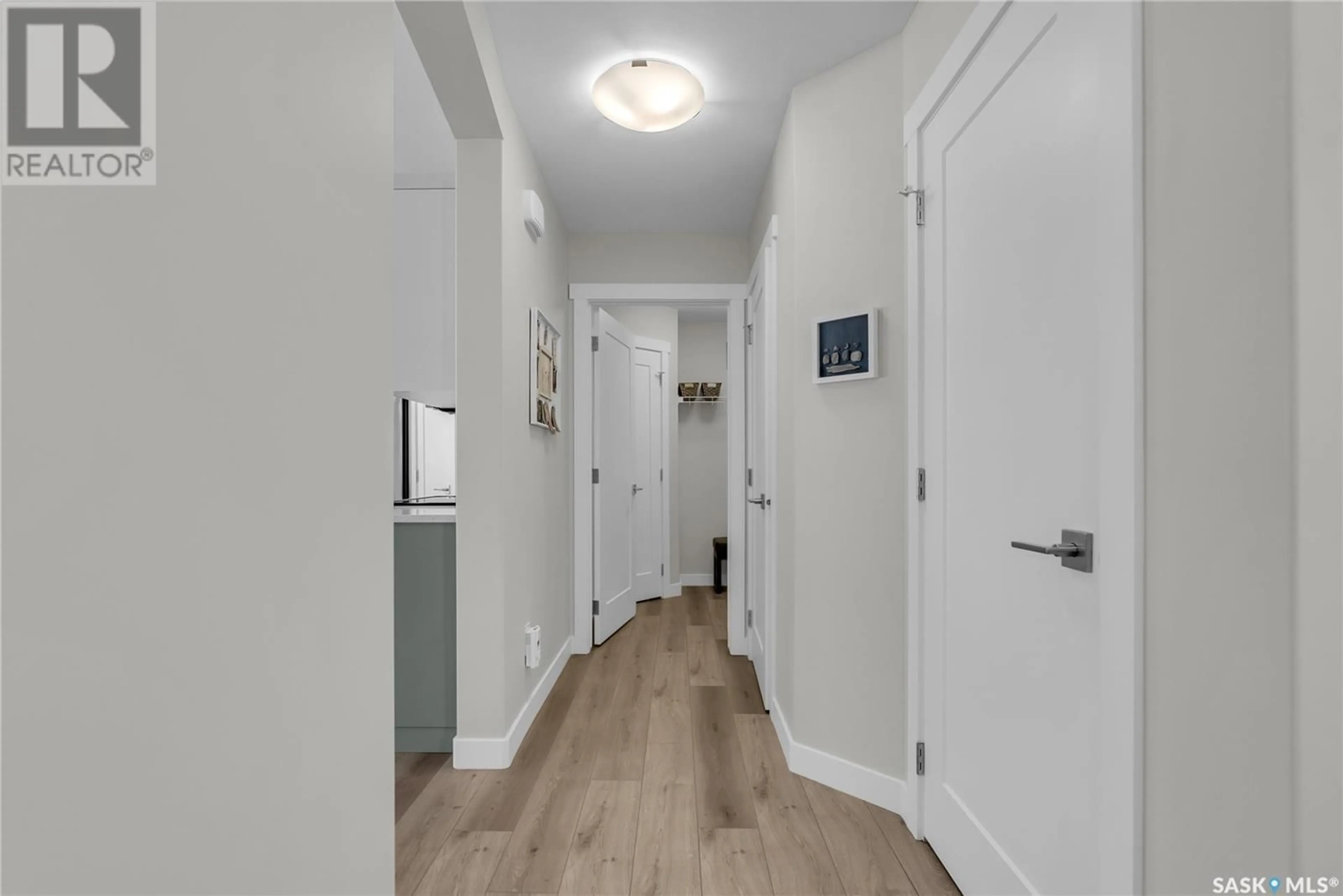 Indoor entryway for 547 SCHMEISER AVENUE, Saskatoon Saskatchewan S7V1N6