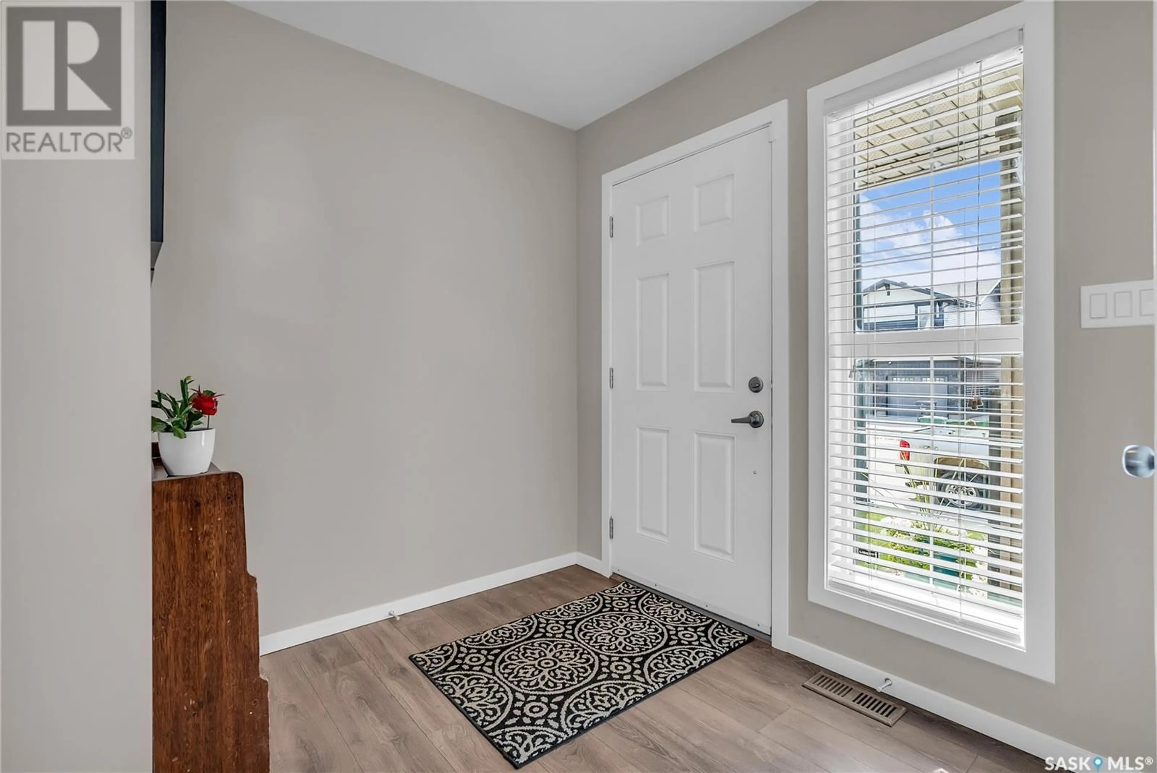 Indoor entryway for 307 DELAINEY MANOR, Saskatoon Saskatchewan S7V0N2