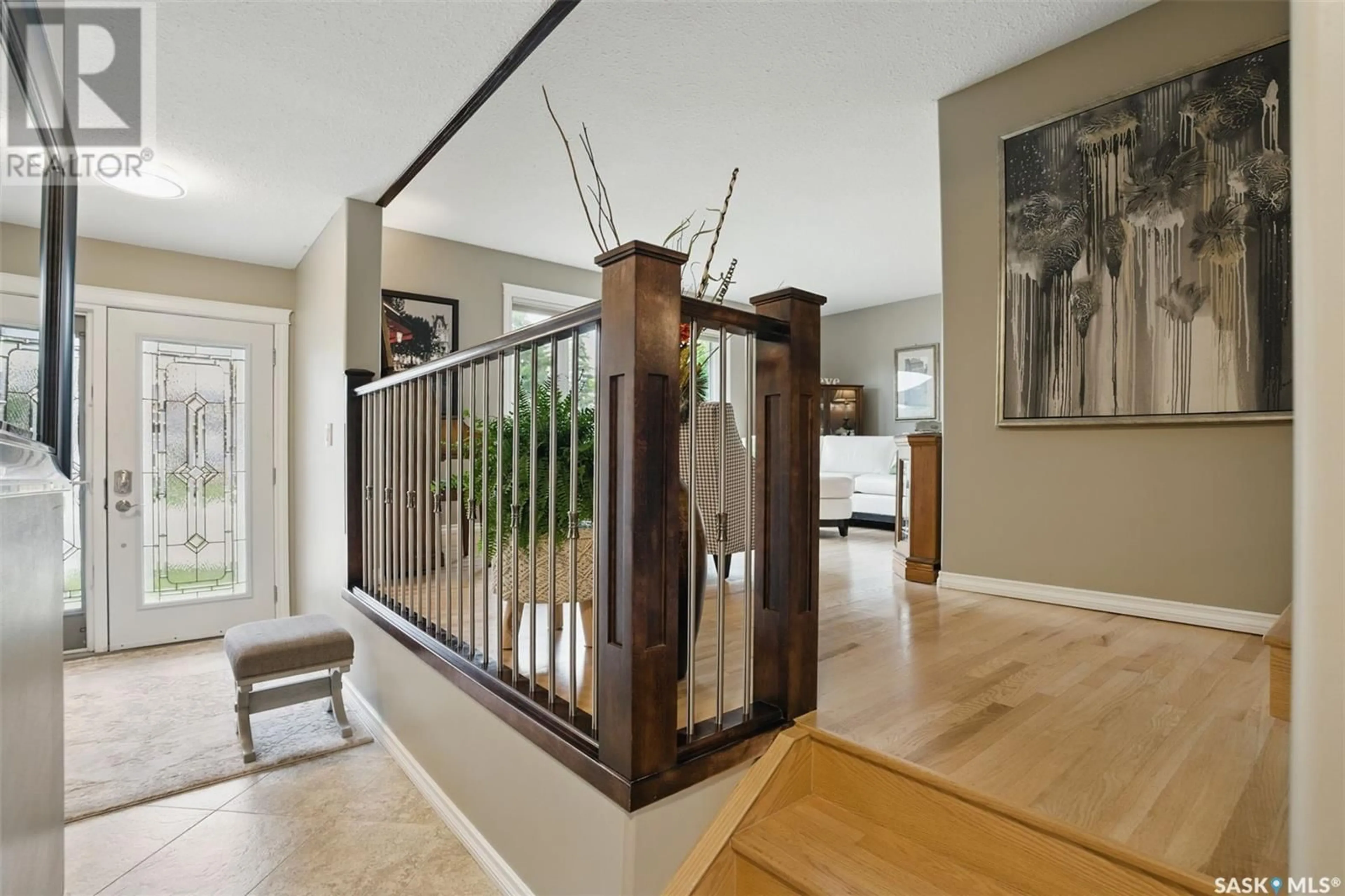 Indoor entryway for 330 NOKOMIS PLACE, Saskatoon Saskatchewan S7K5E2