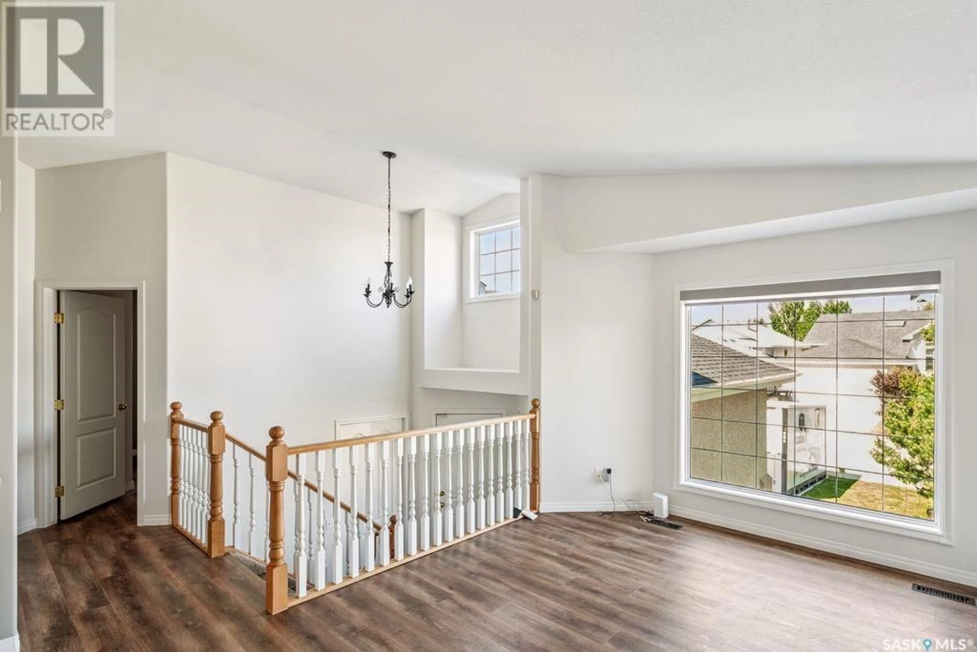 Indoor entryway for 615 GUENTER CRESCENT, Saskatoon Saskatchewan S7N4P8