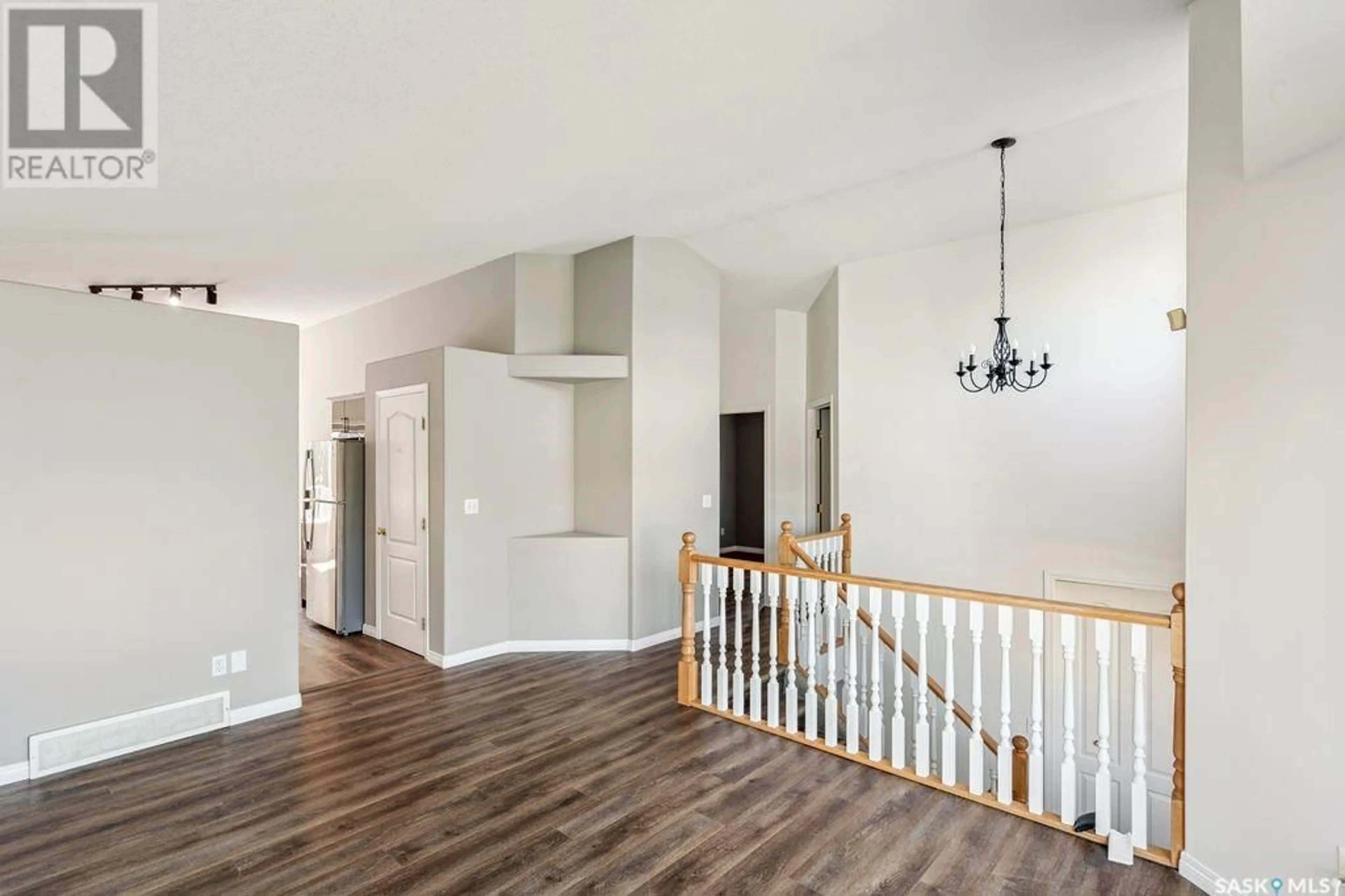 Indoor entryway for 615 GUENTER CRESCENT, Saskatoon Saskatchewan S7N4P8