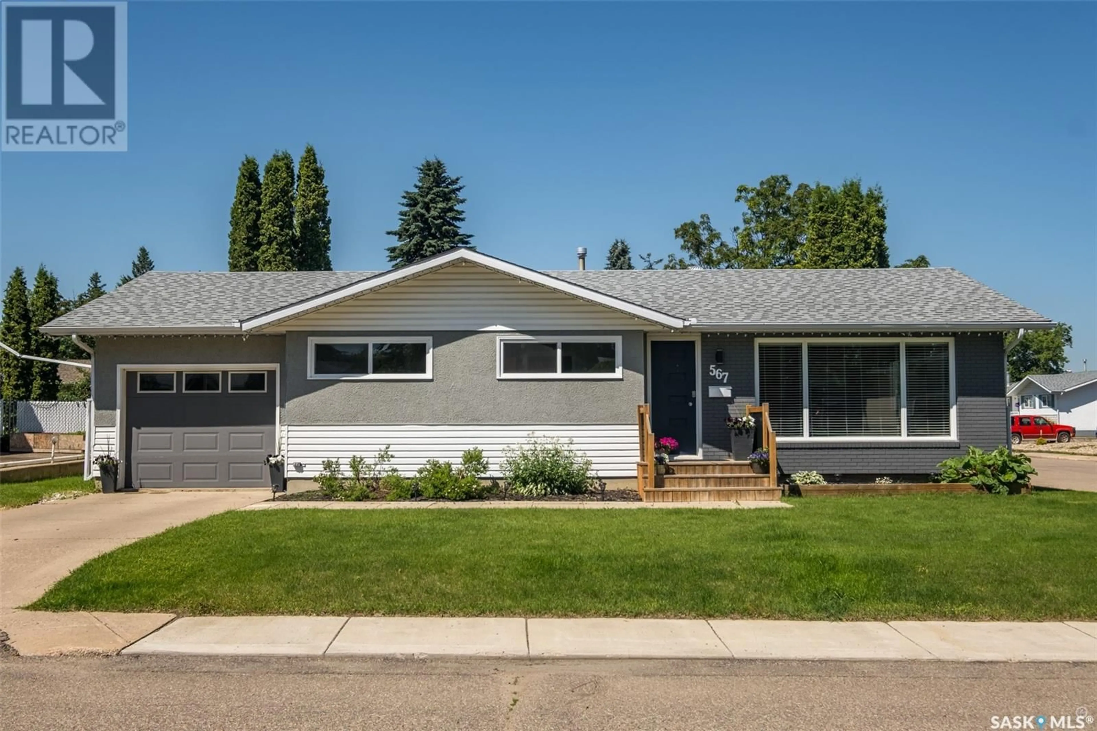 Home with vinyl exterior material, street for 567 LAURIER DRIVE, Prince Albert Saskatchewan S6V5M4