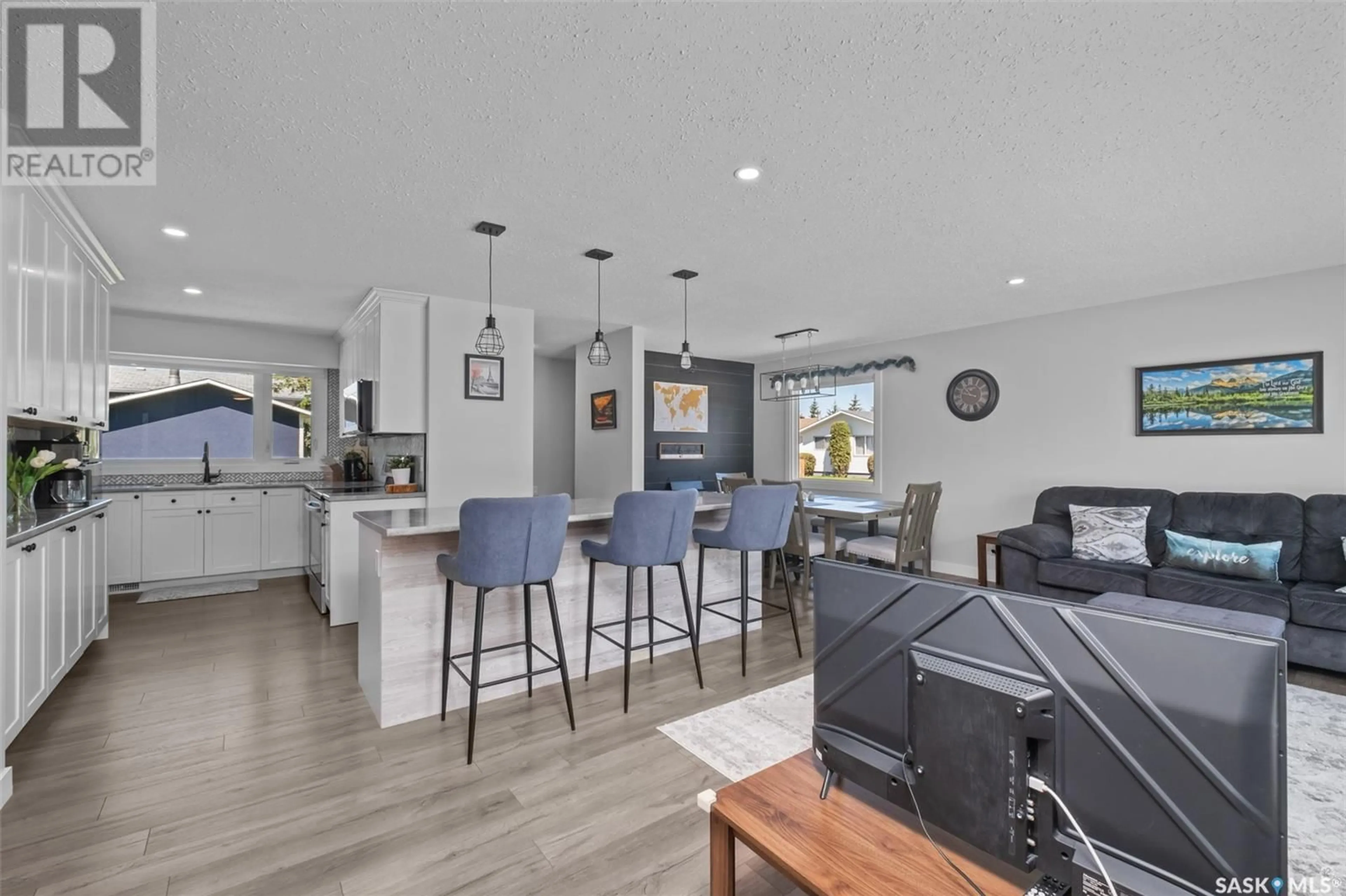 Open concept kitchen, ceramic/tile floor for 567 LAURIER DRIVE, Prince Albert Saskatchewan S6V5M4