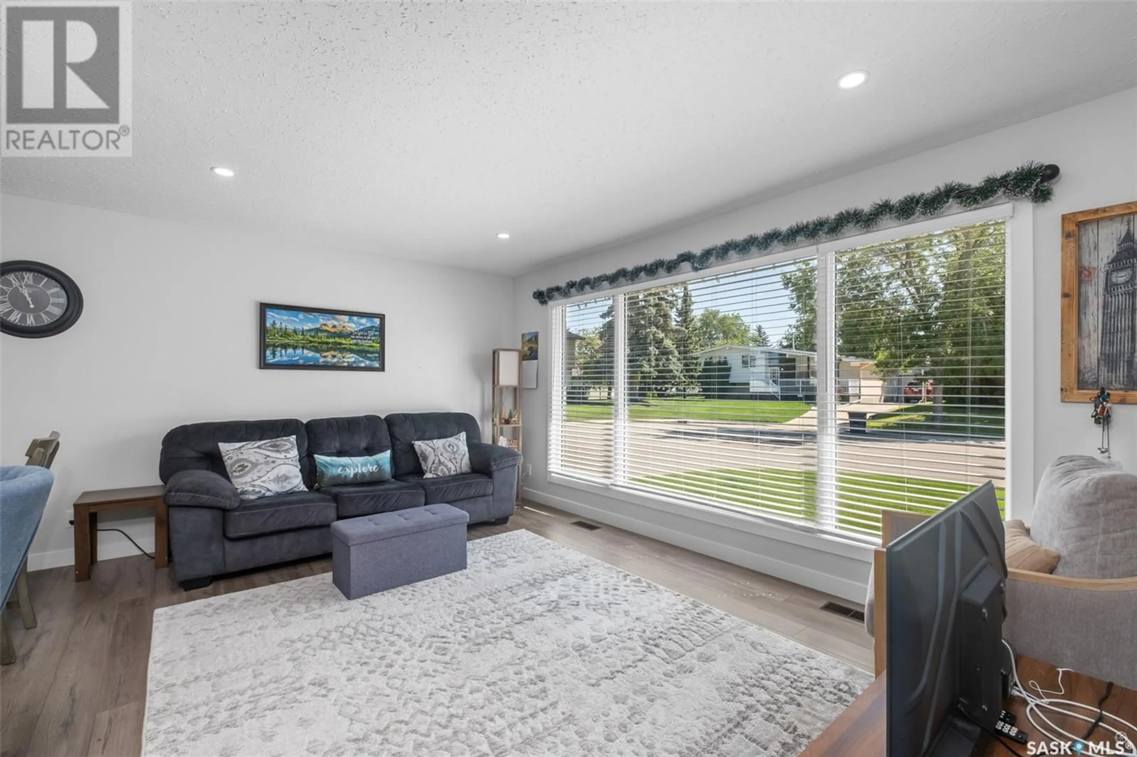 Living room with furniture, unknown for 567 LAURIER DRIVE, Prince Albert Saskatchewan S6V5M4