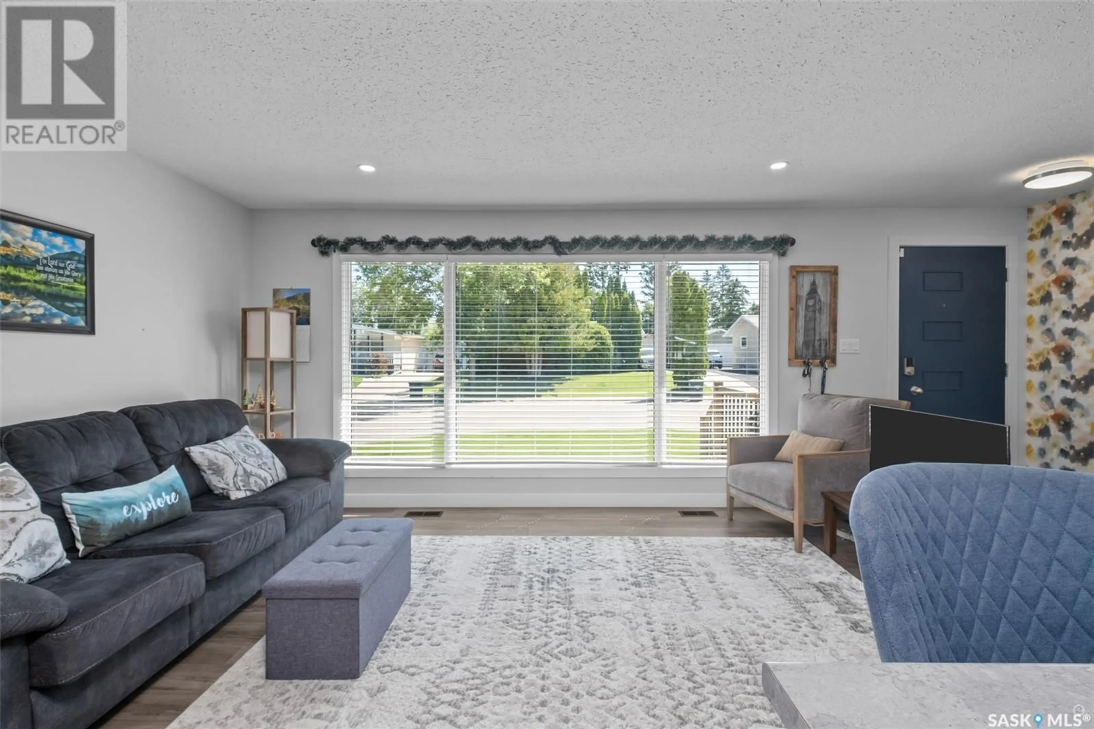 Living room with furniture, unknown for 567 LAURIER DRIVE, Prince Albert Saskatchewan S6V5M4