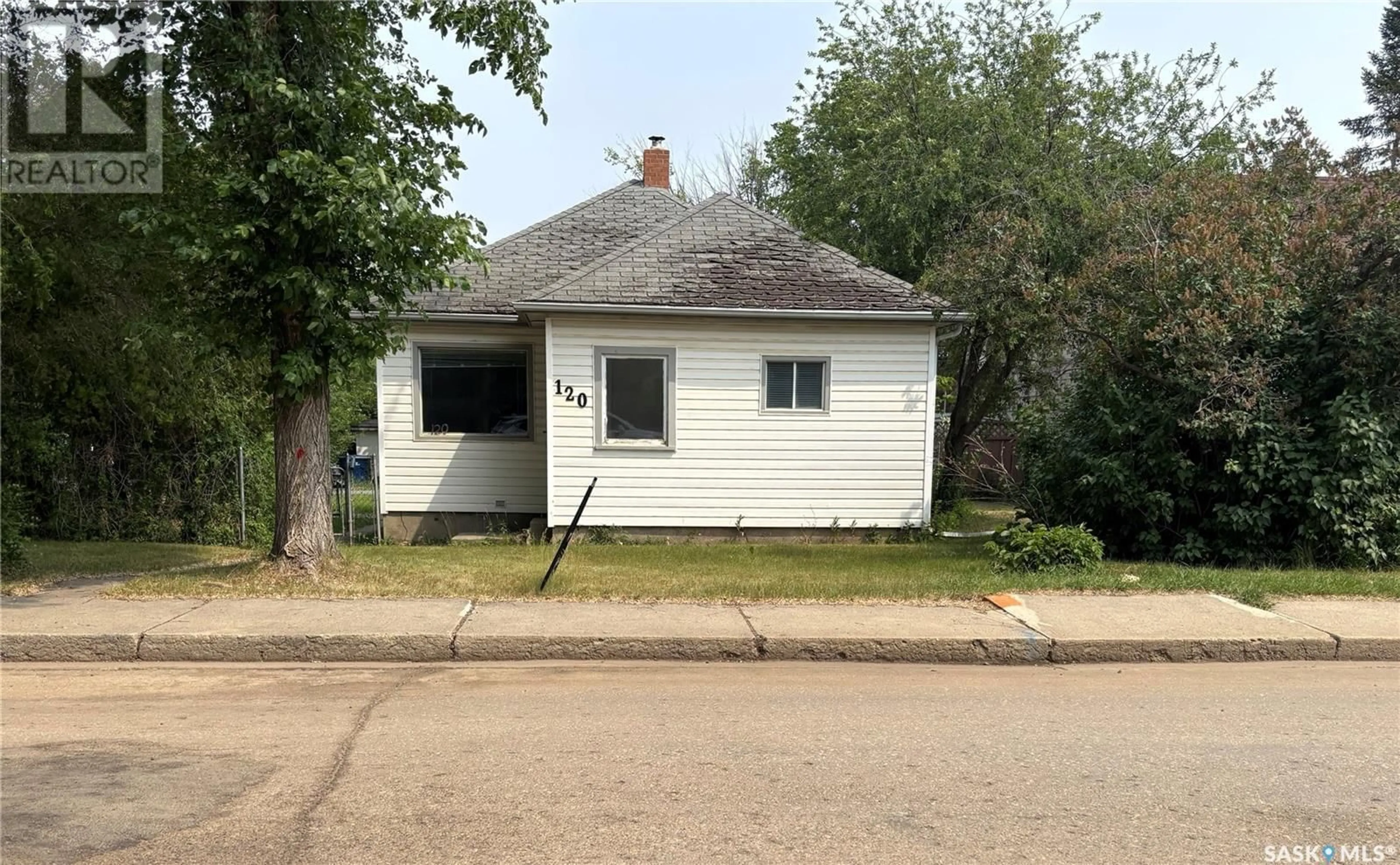 Shed for 120 IROQUOIS STREET, Moose Jaw Saskatchewan S6H5A6