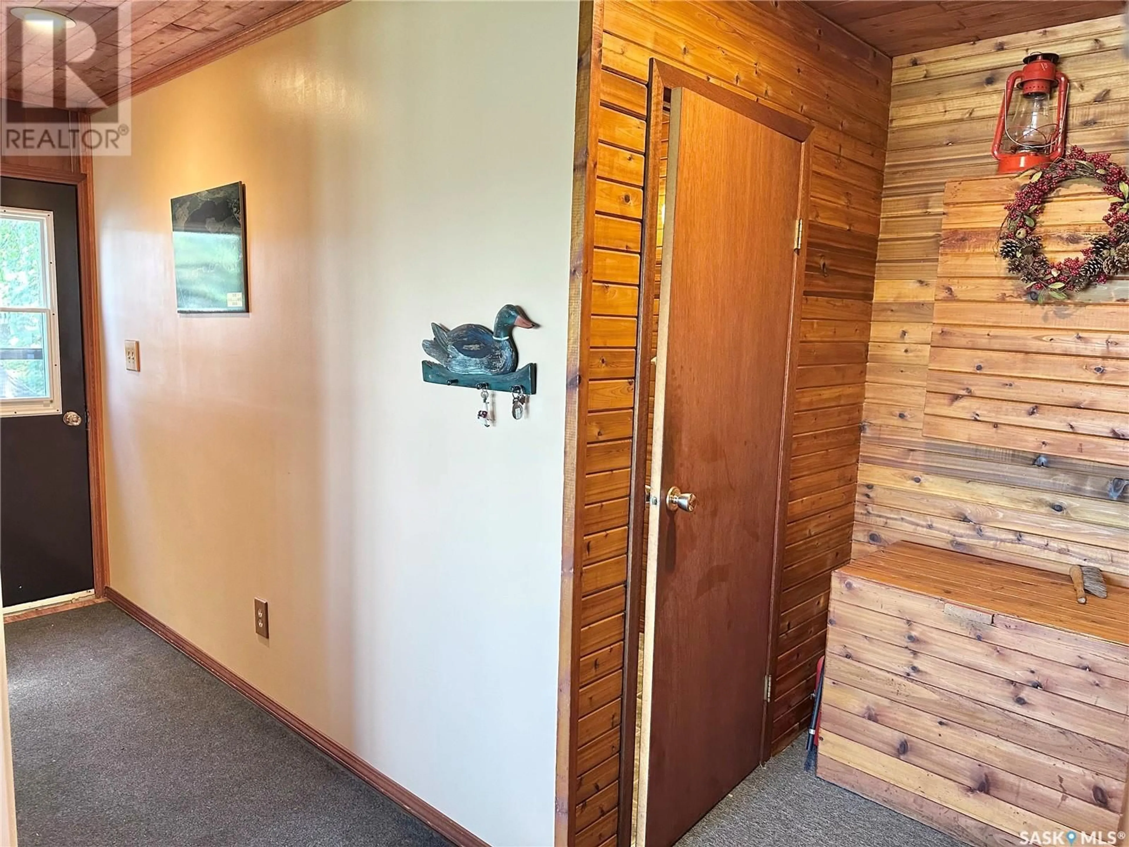 Indoor entryway for 33 GROUSE ROAD, Big Shell Saskatchewan S0J2G0