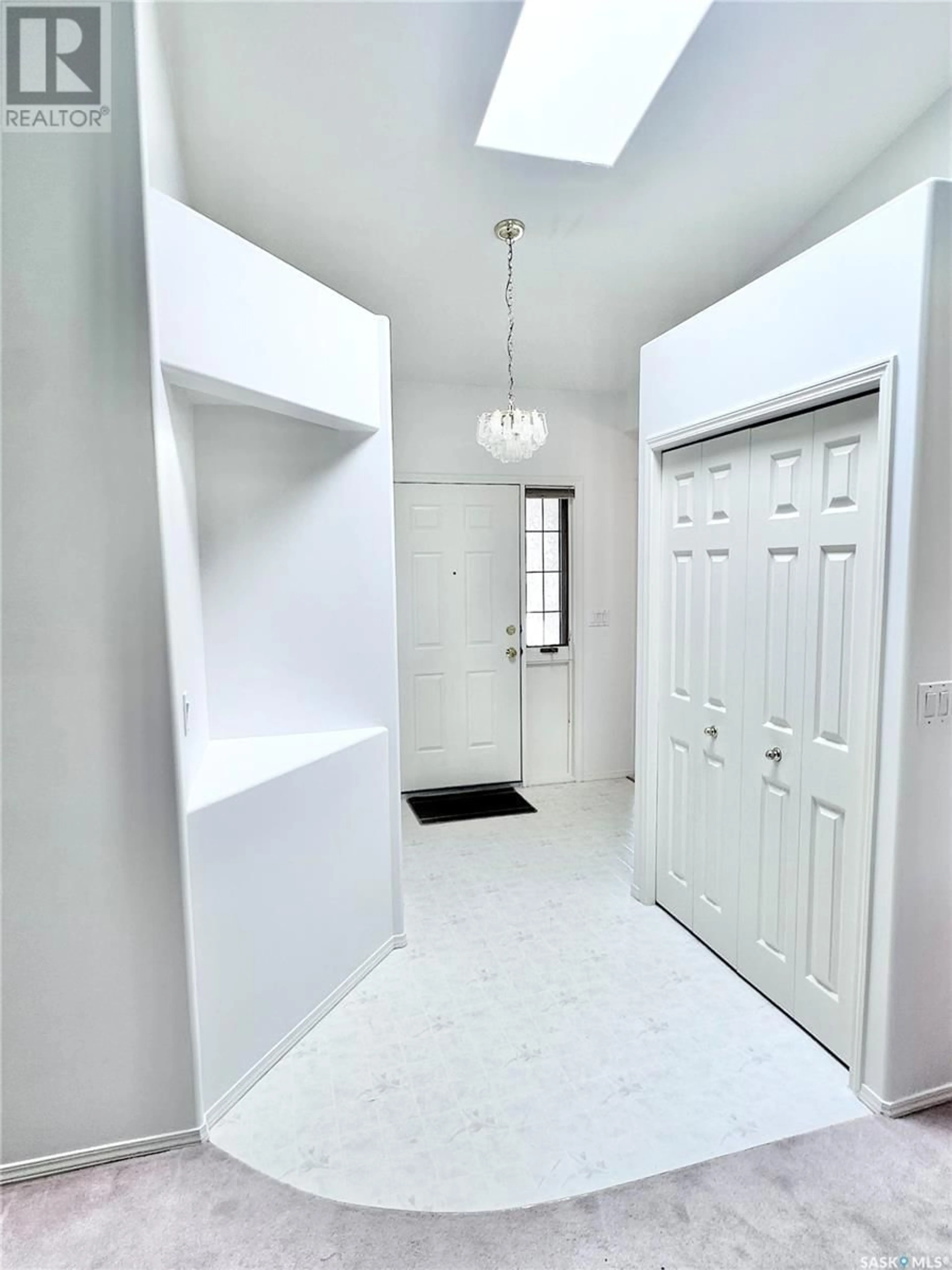 Indoor entryway for 110 BLACKTHORN CRESCENT, Saskatoon Saskatchewan S7V1B1
