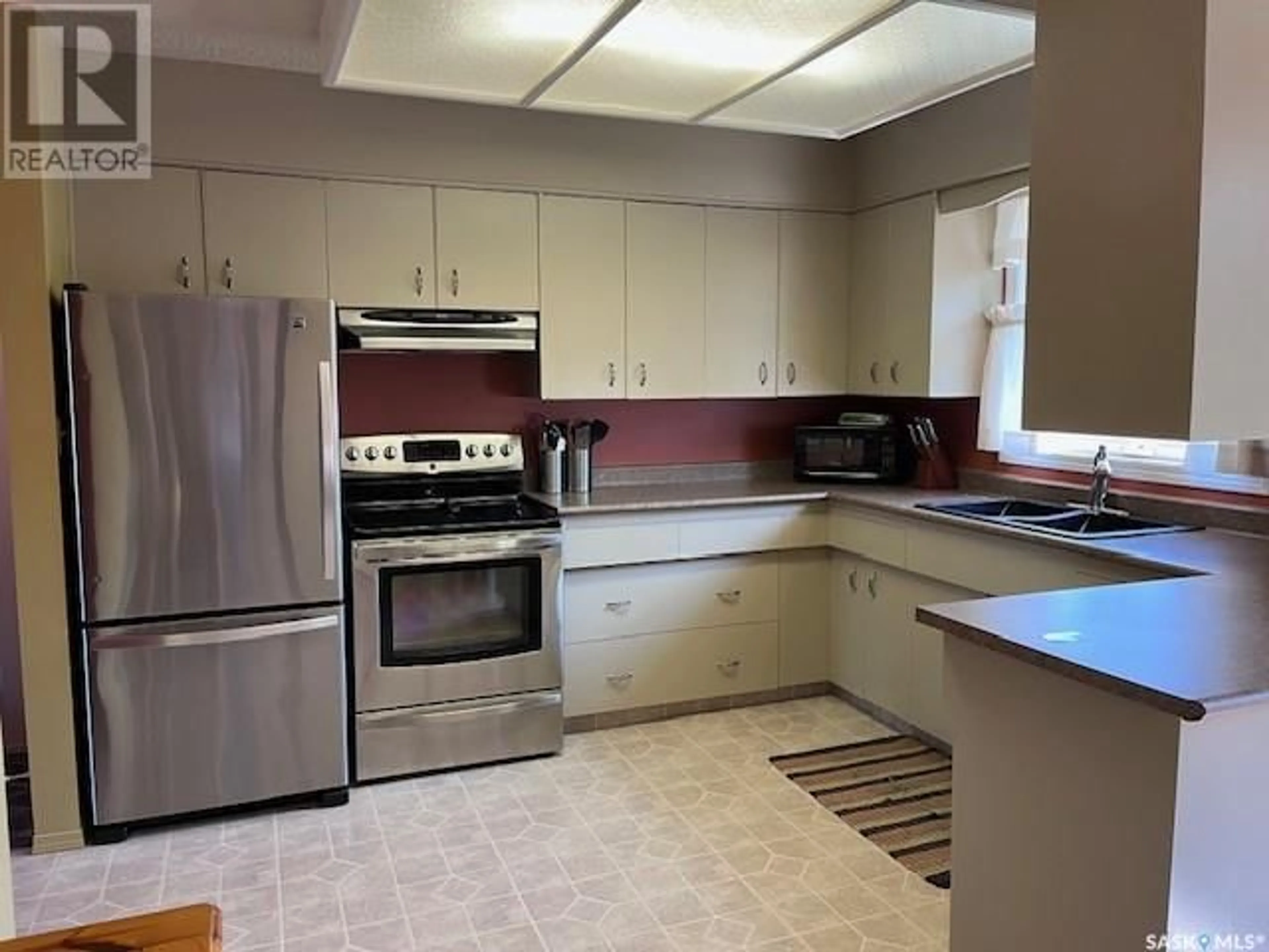 Standard kitchen, unknown for 12 VANIER PLACE, Melfort Saskatchewan S0E1A0
