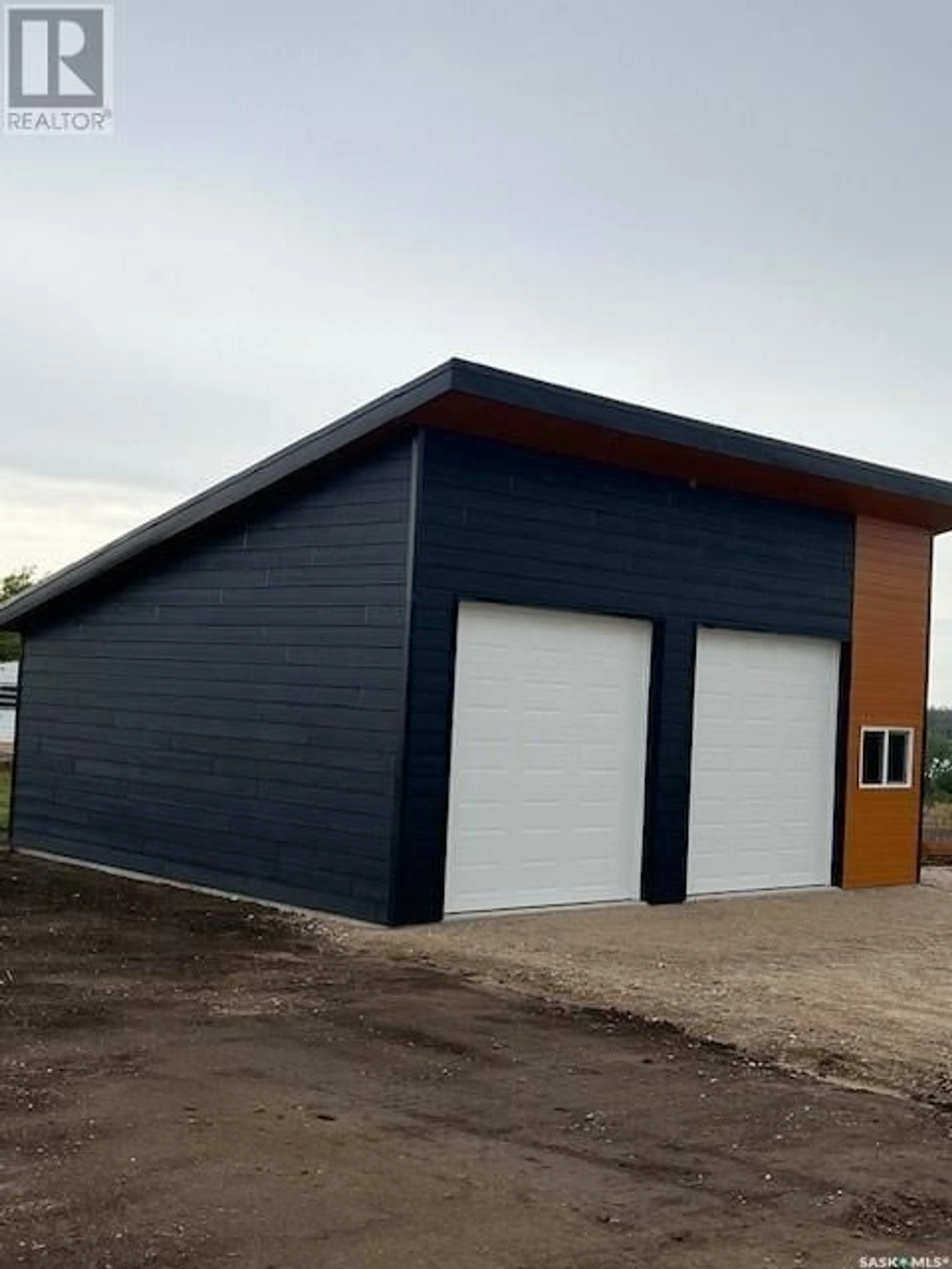 Indoor garage for 3 WACASA RIDGE, Hoodoo Rm No. 401 Saskatchewan S0K4P0
