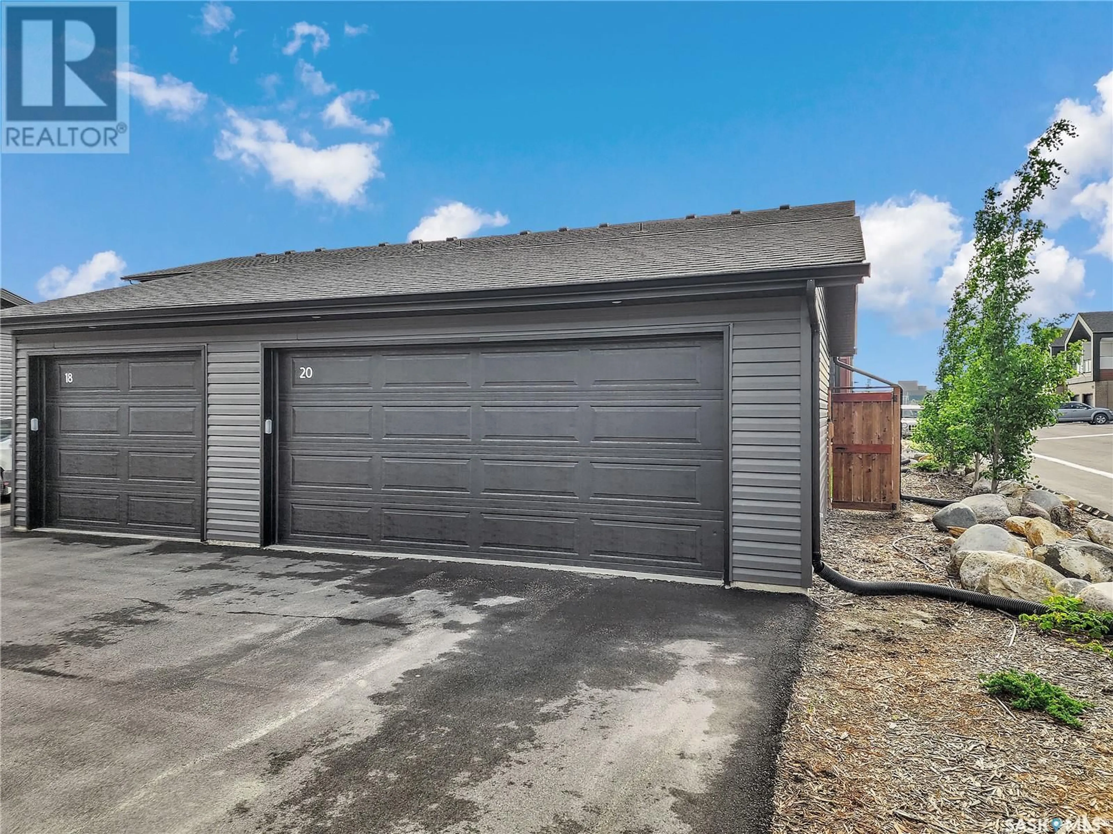 Indoor garage for 20 619 EVERGREEN BOULEVARD, Saskatoon Saskatchewan S7W0Y7