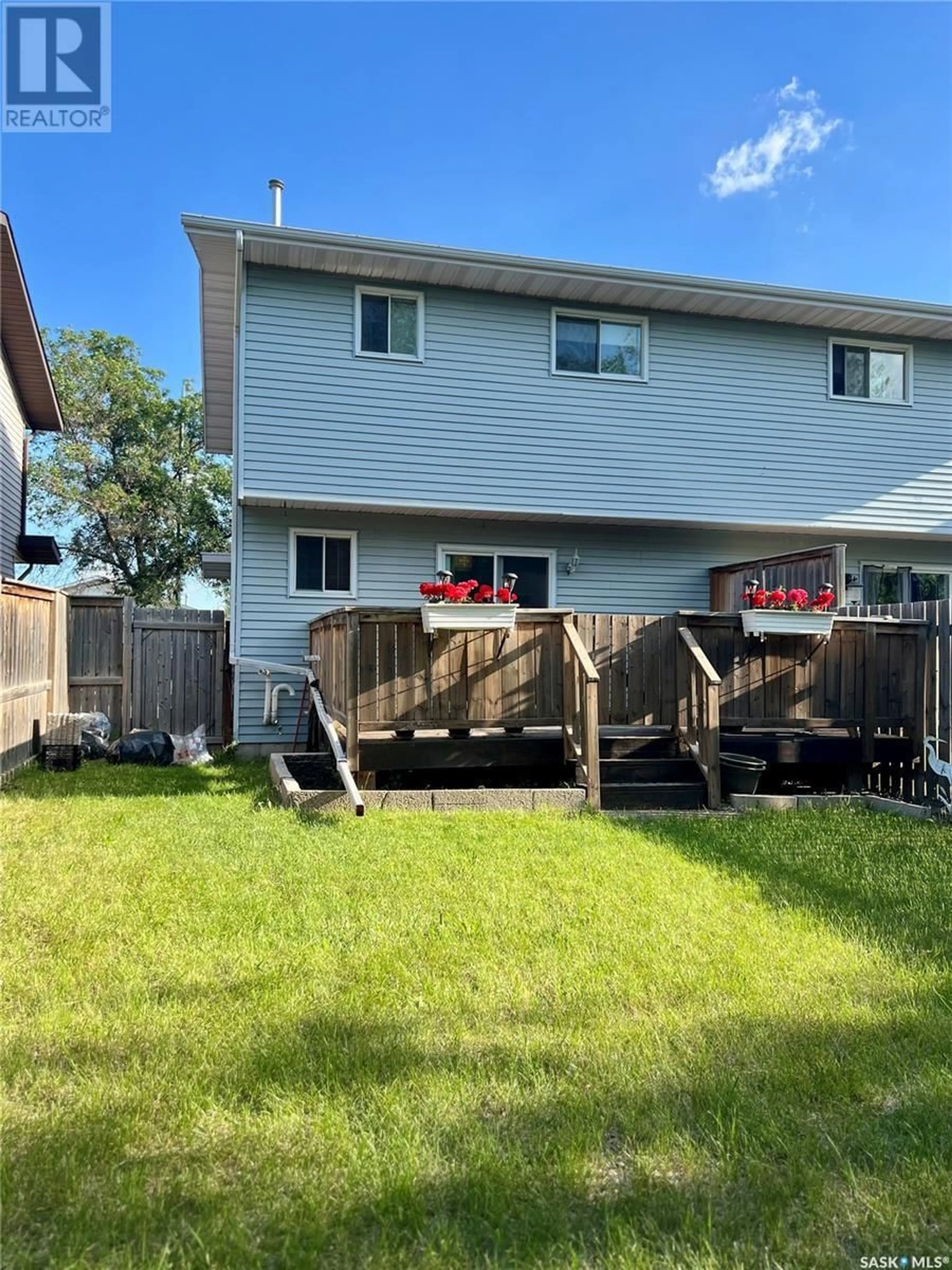 Patio, street for 190 GOERZEN STREET, Saskatoon Saskatchewan S7K7E3