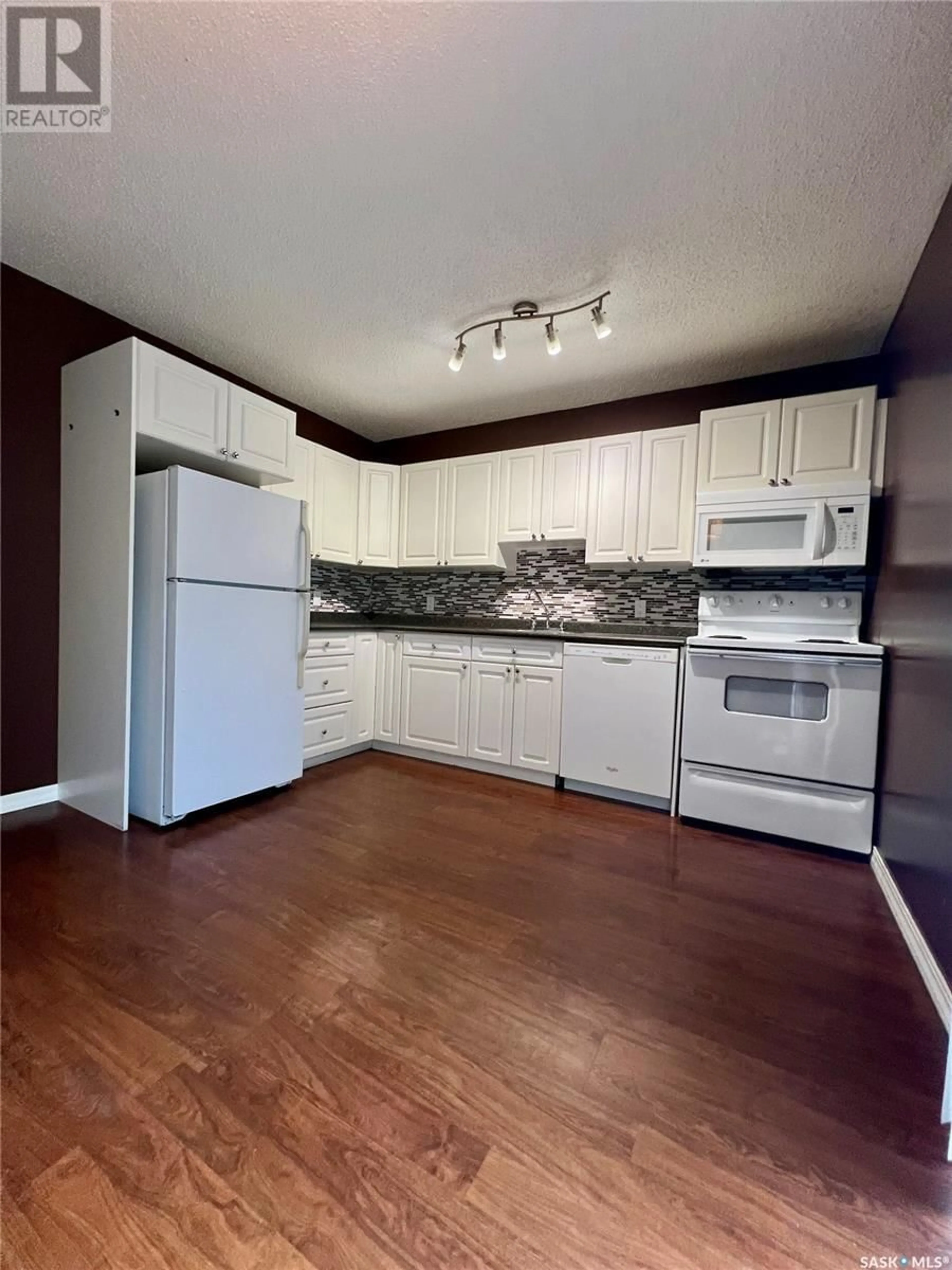 Standard kitchen, wood/laminate floor for 190 GOERZEN STREET, Saskatoon Saskatchewan S7K7E3