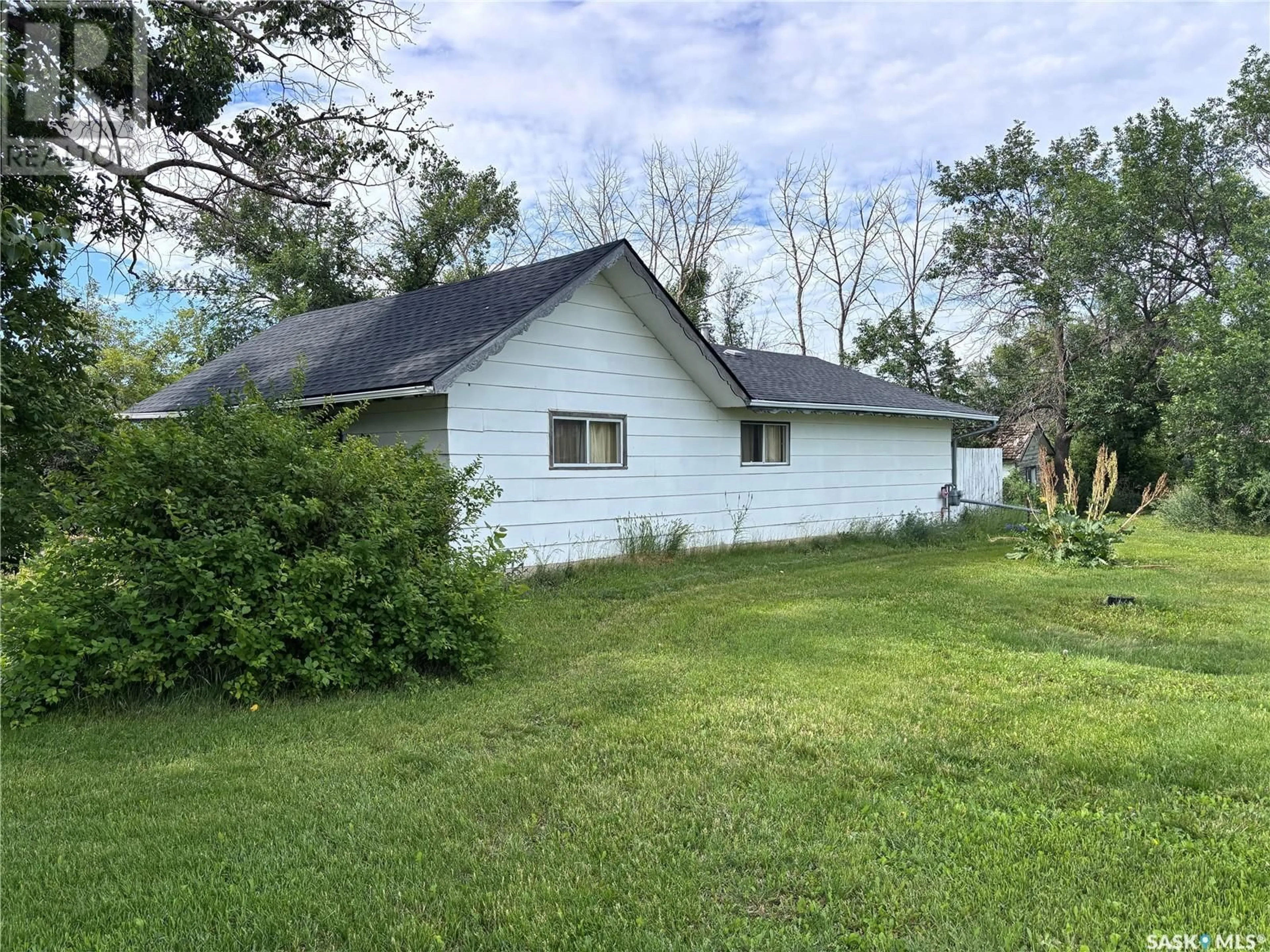 A pic from outside/outdoor area/front of a property/back of a property/a pic from drone, unknown for 108 2ND AVENUE, Macrorie Saskatchewan S0L2E0