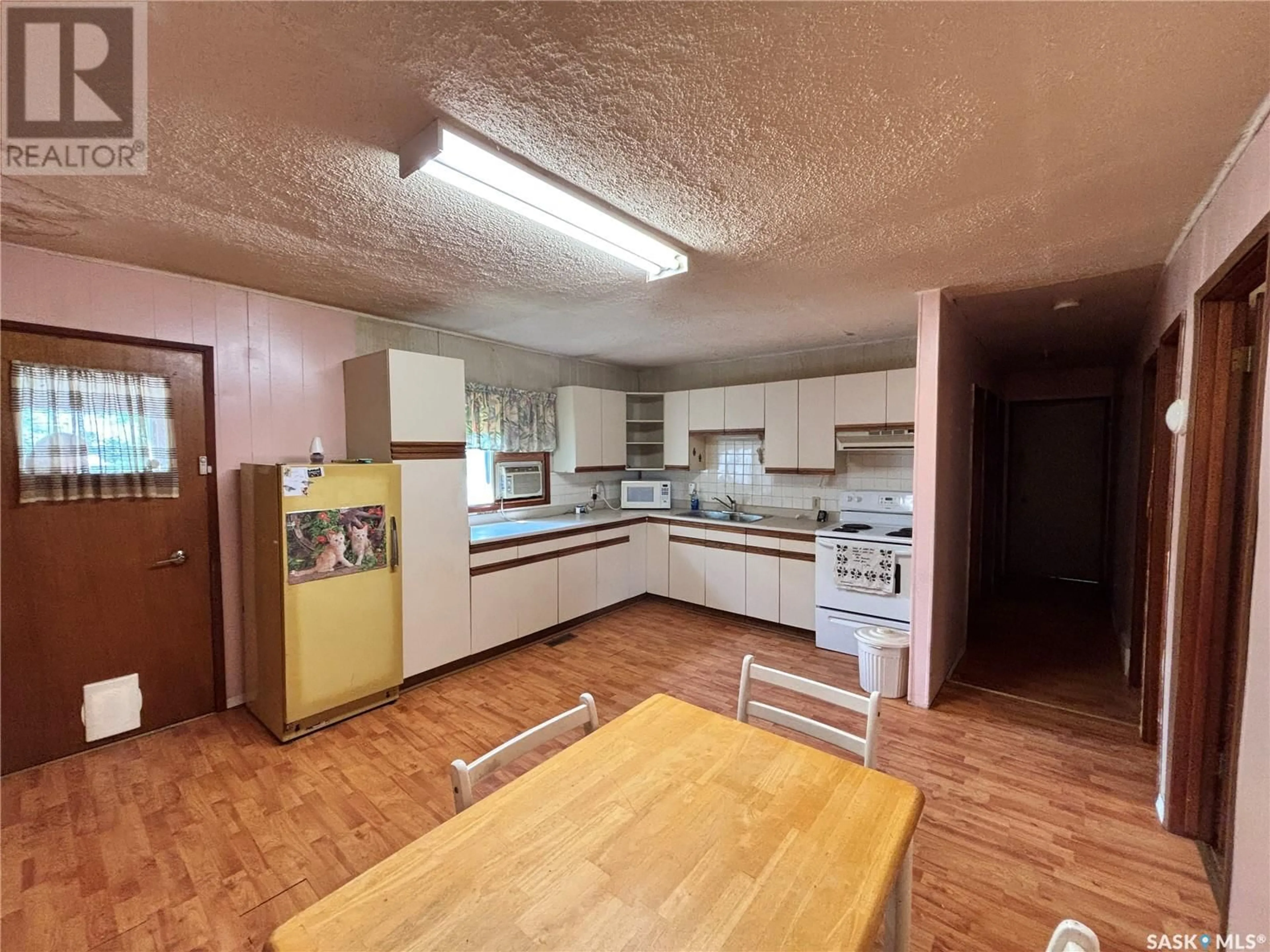 Standard kitchen, unknown for 108 2ND AVENUE, Macrorie Saskatchewan S0L2E0