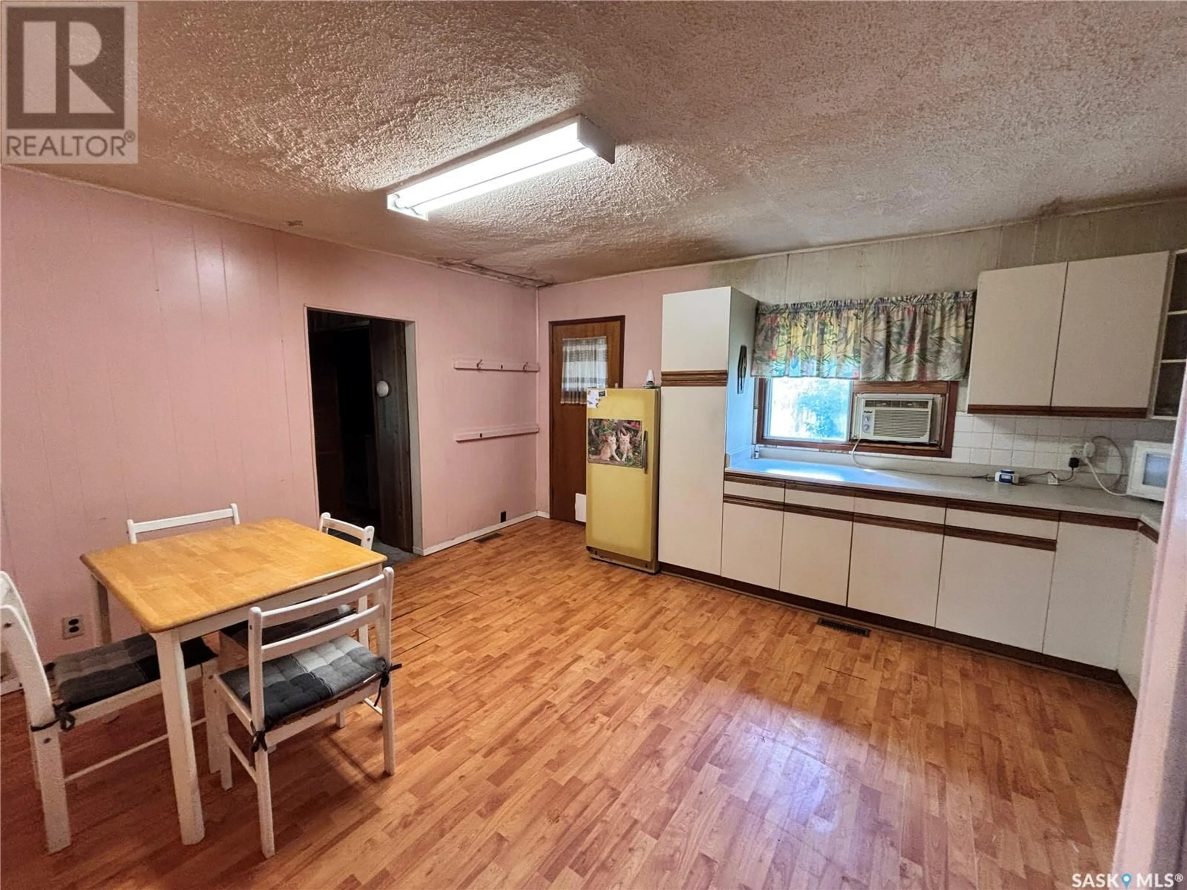 A pic of a room for 108 2ND AVENUE, Macrorie Saskatchewan S0L2E0