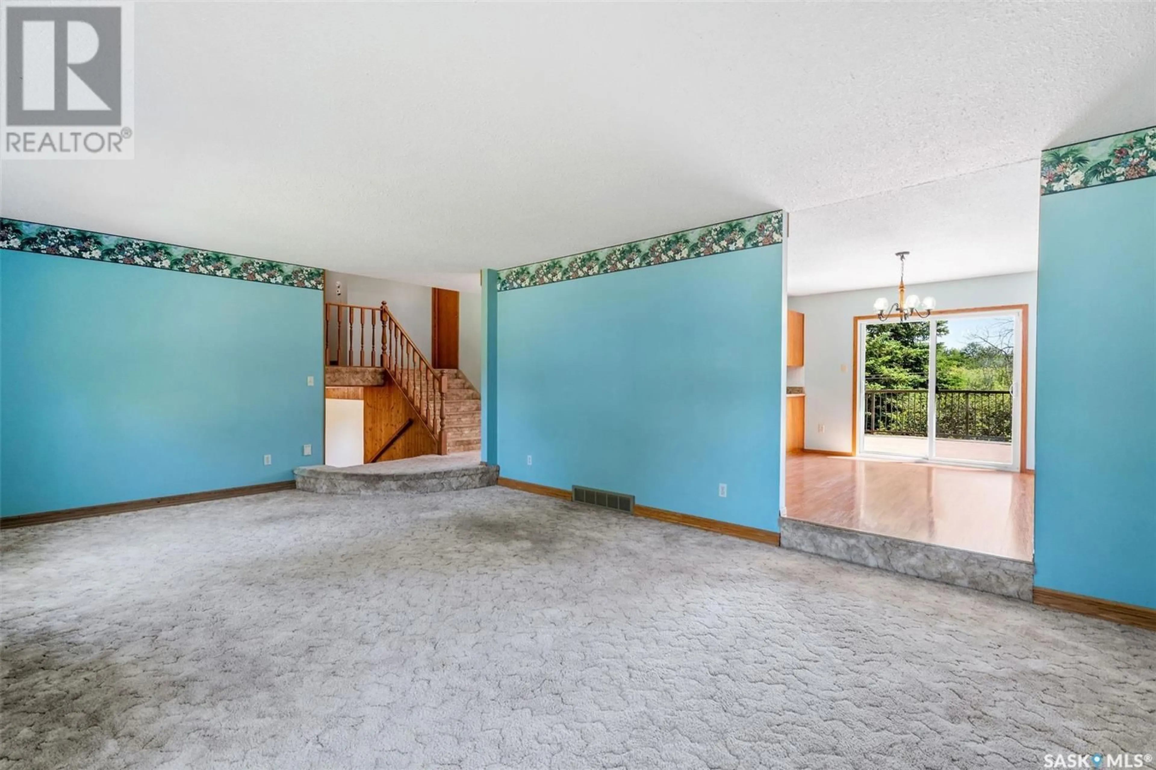 Indoor foyer for 3 MCDONALD ROAD, Prince Albert Rm No. 461 Saskatchewan S6V5R3