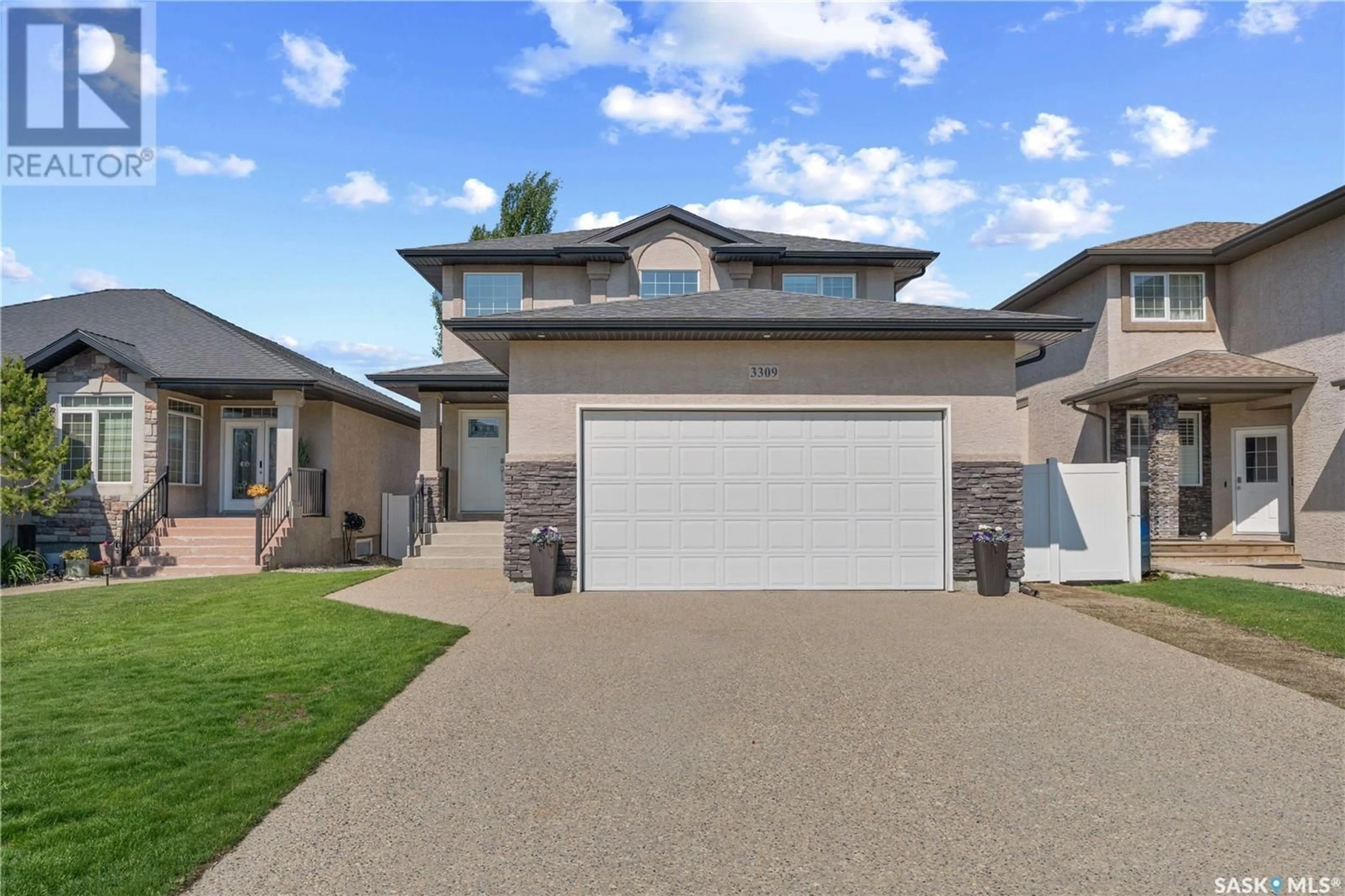 Home with vinyl exterior material, street for 3309 VALLEY GREEN WAY, Regina Saskatchewan S4V1L3