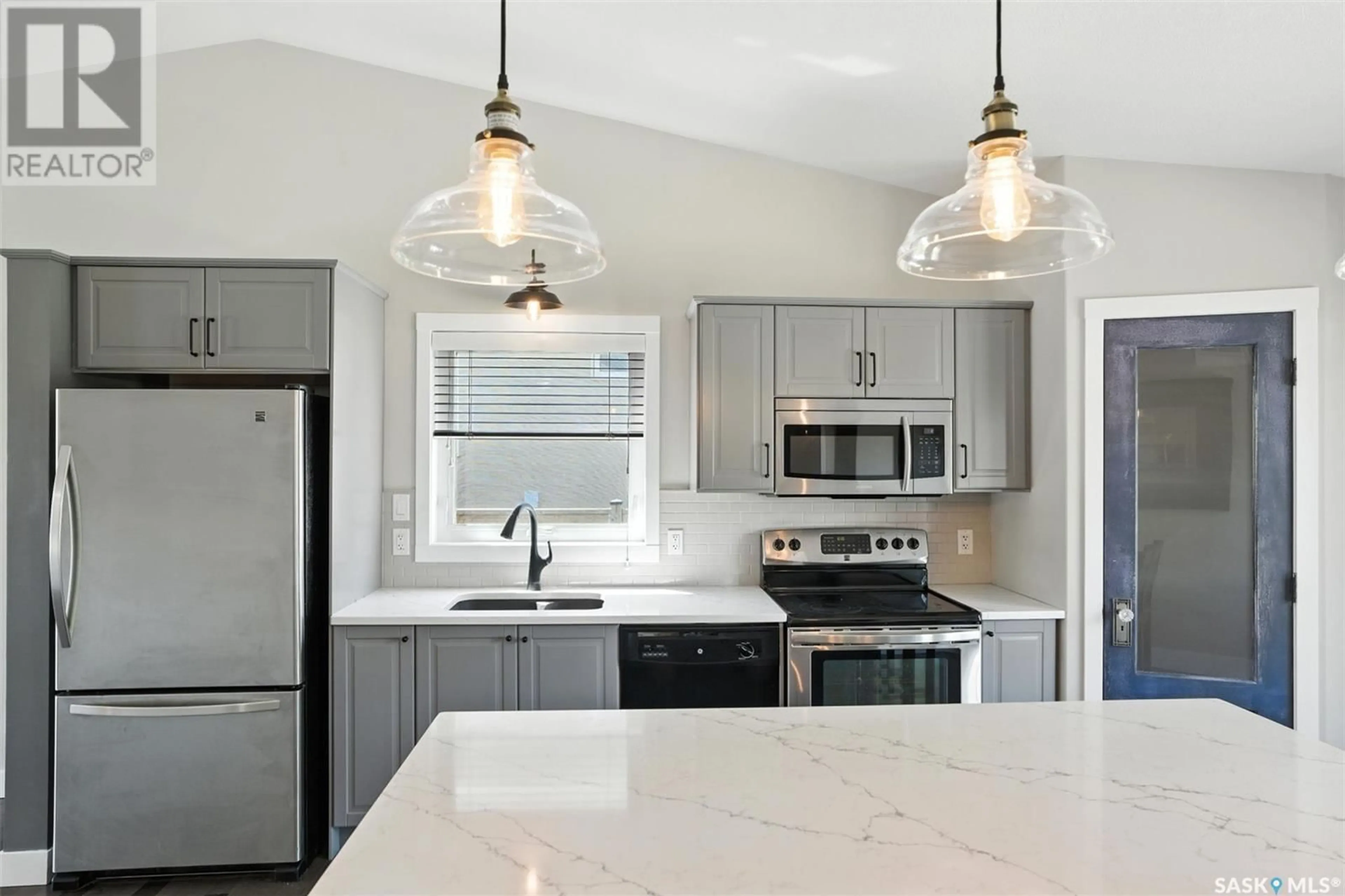 Open concept kitchen, unknown for 930 HUNTER ROAD, Saskatoon Saskatchewan S7T0P8