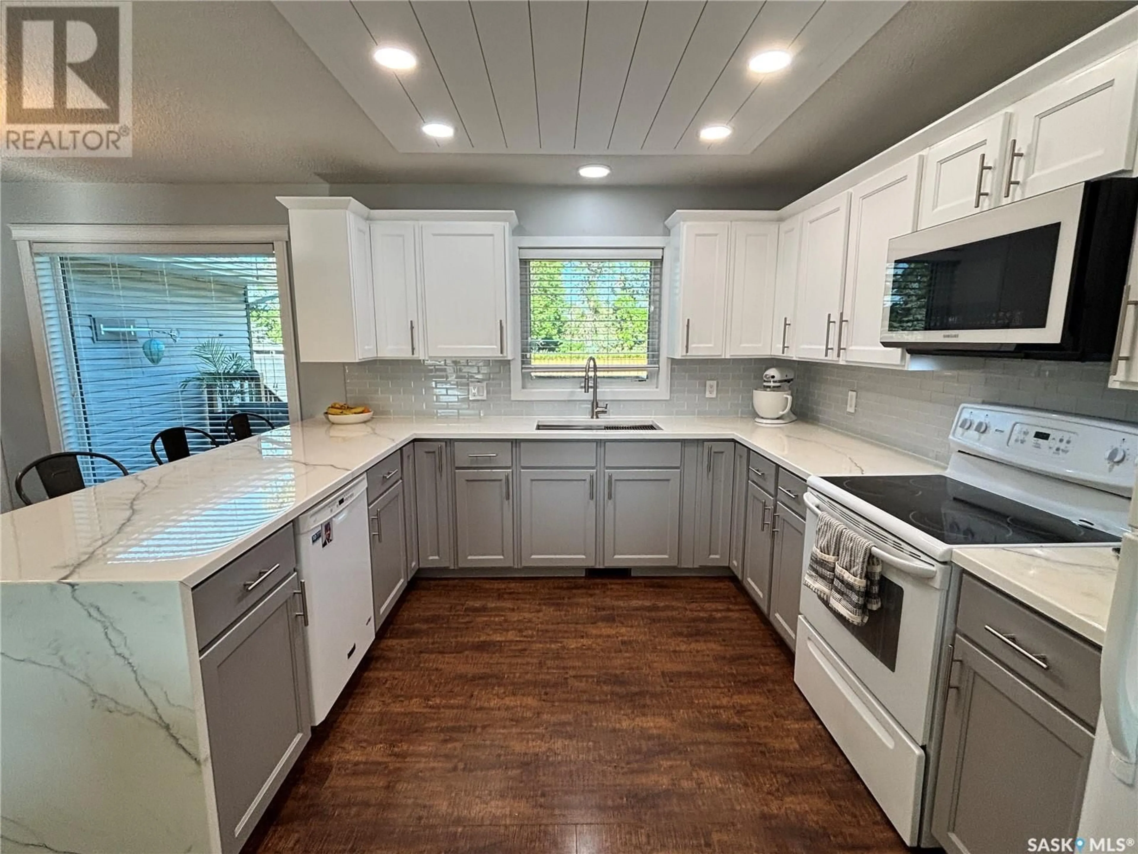 Open concept kitchen, unknown for 18 DUST CRESCENT, Humboldt Saskatchewan S0K2A0