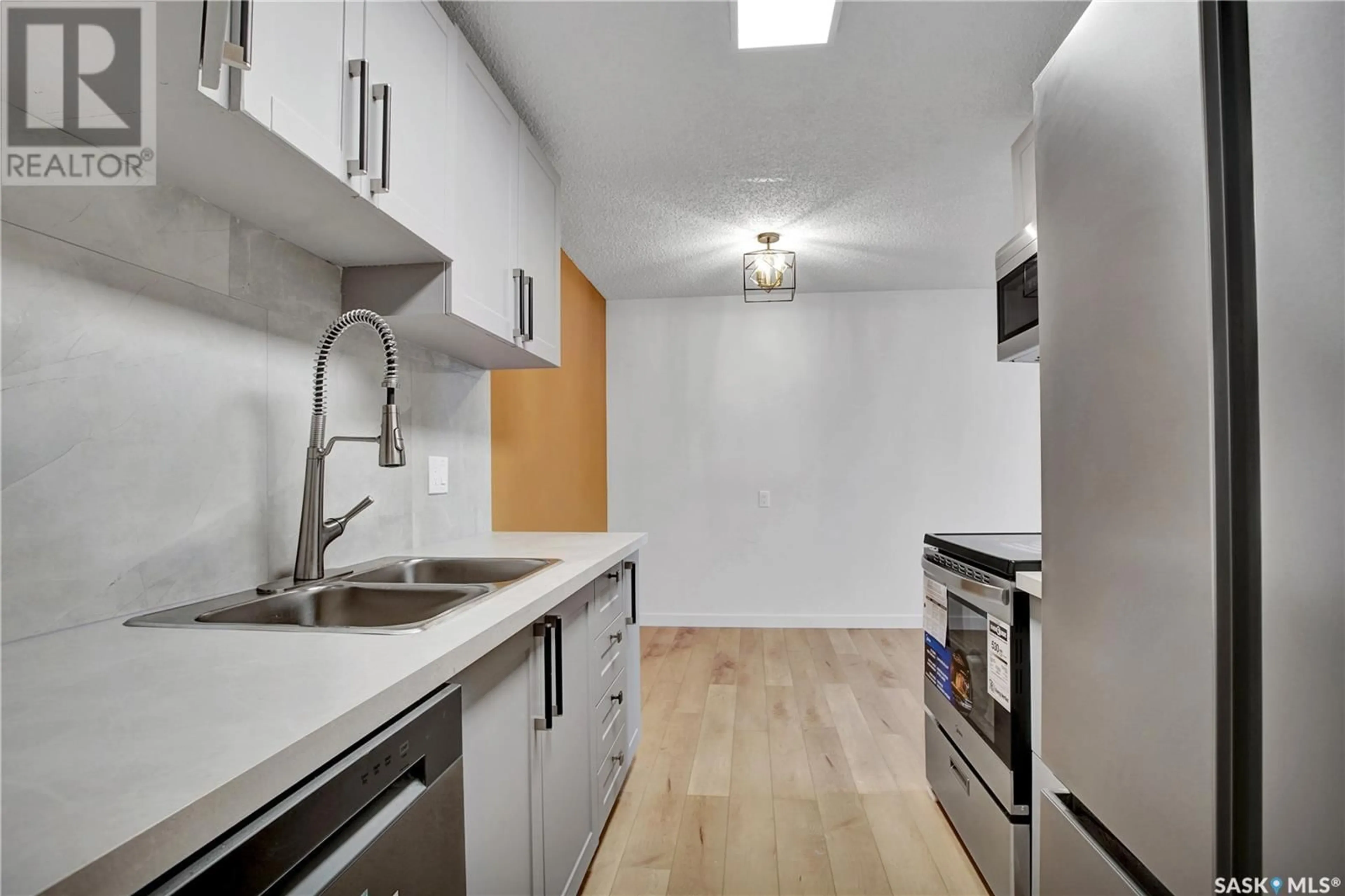 Standard kitchen, unknown for 317 - 3308 33RD STREET, Saskatoon Saskatchewan S7L6S6