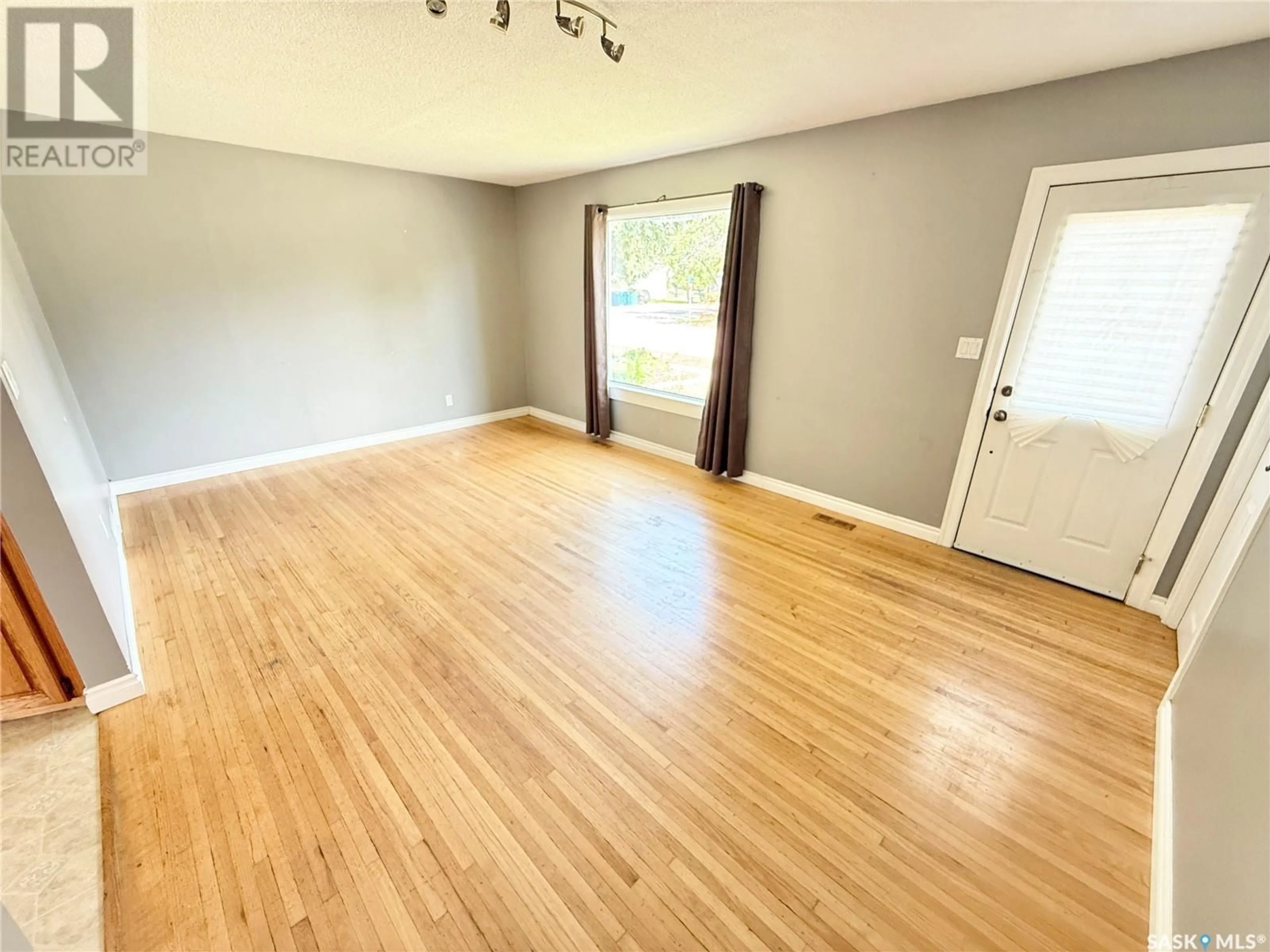 A pic of a room for 431 ALBERT STREET, Weyburn Saskatchewan S4H1G4