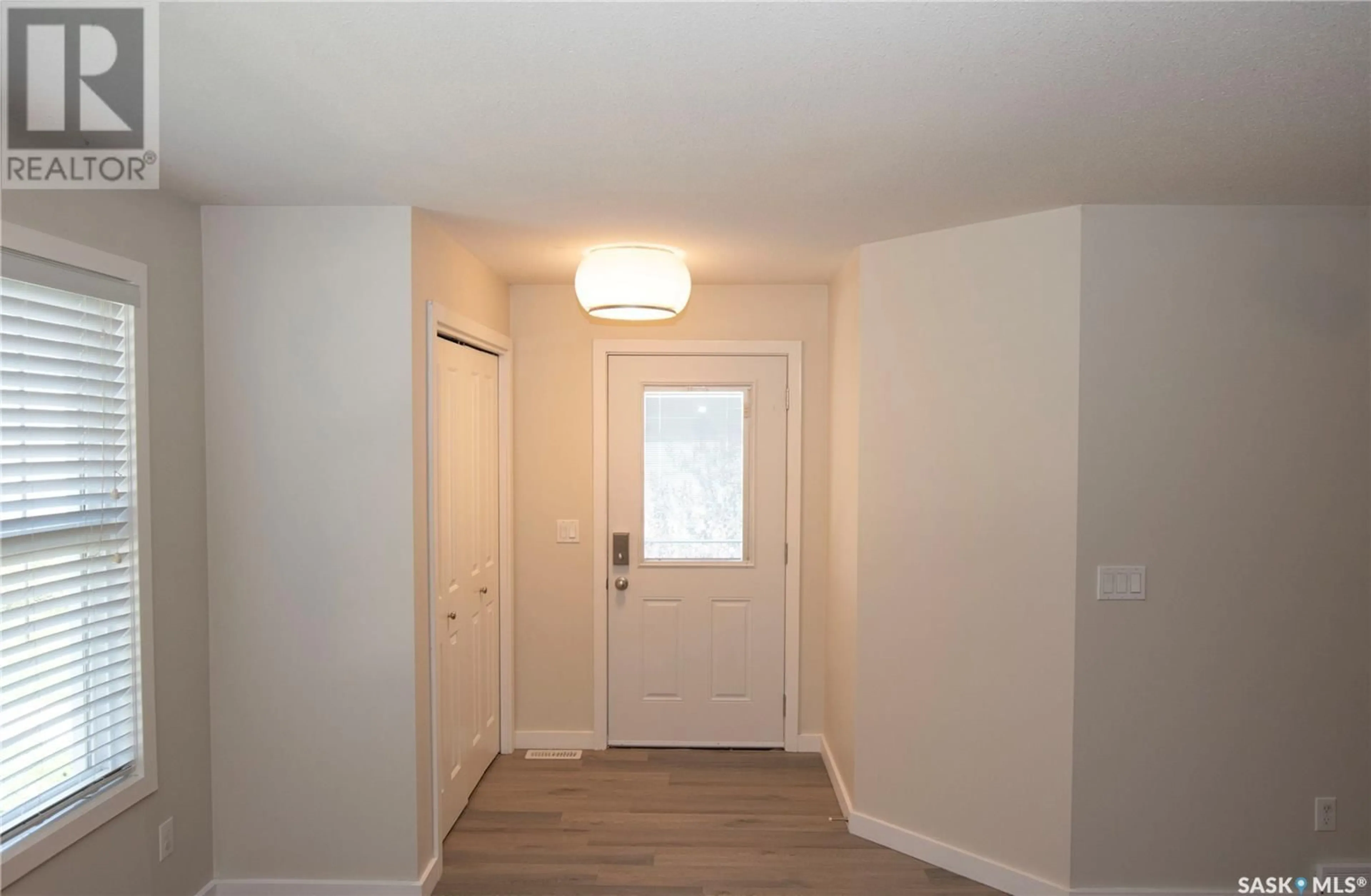 Indoor entryway for 1015 - 1201 PATRICK CRESCENT, Saskatoon Saskatchewan S7W0M1