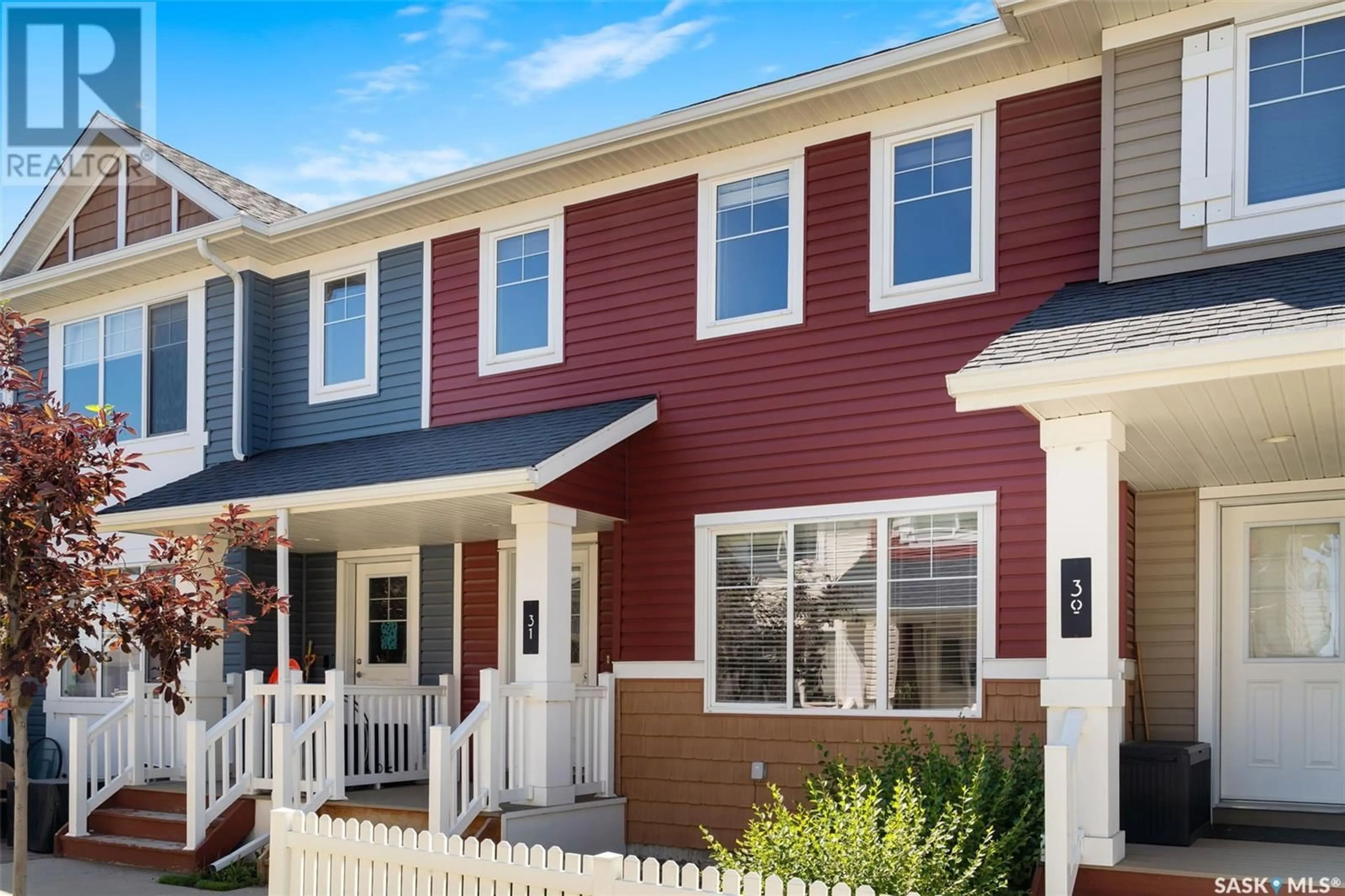 Home with vinyl exterior material, street for 31 5282 AERODROME ROAD, Regina Saskatchewan S4W0H7