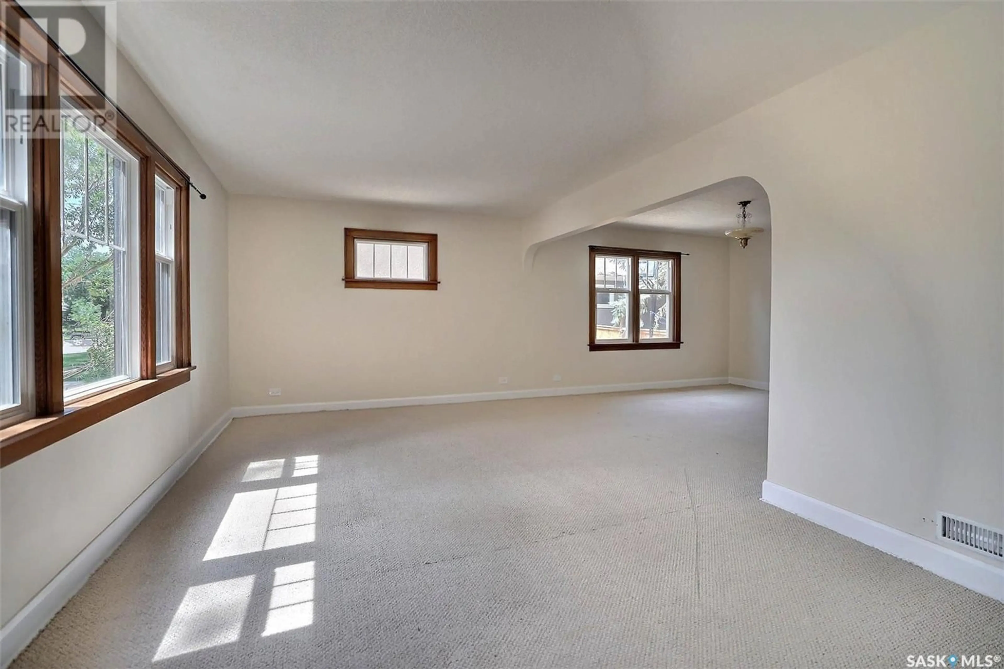 A pic of a room for 732 BROADWAY AVENUE, Regina Saskatchewan S4N1C3