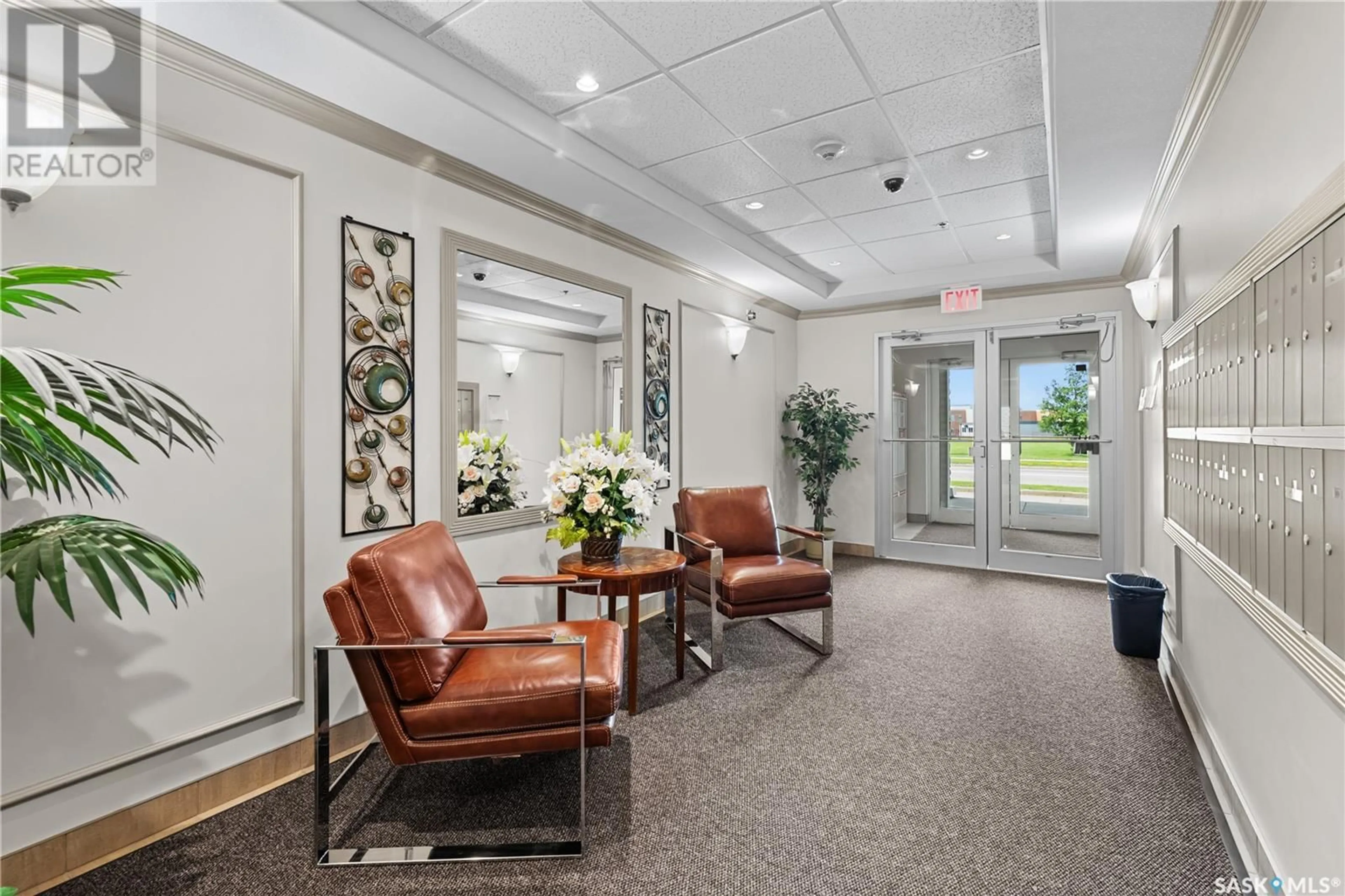 Indoor foyer for 302 - 310 NELSON ROAD, Saskatoon Saskatchewan S7S1N9