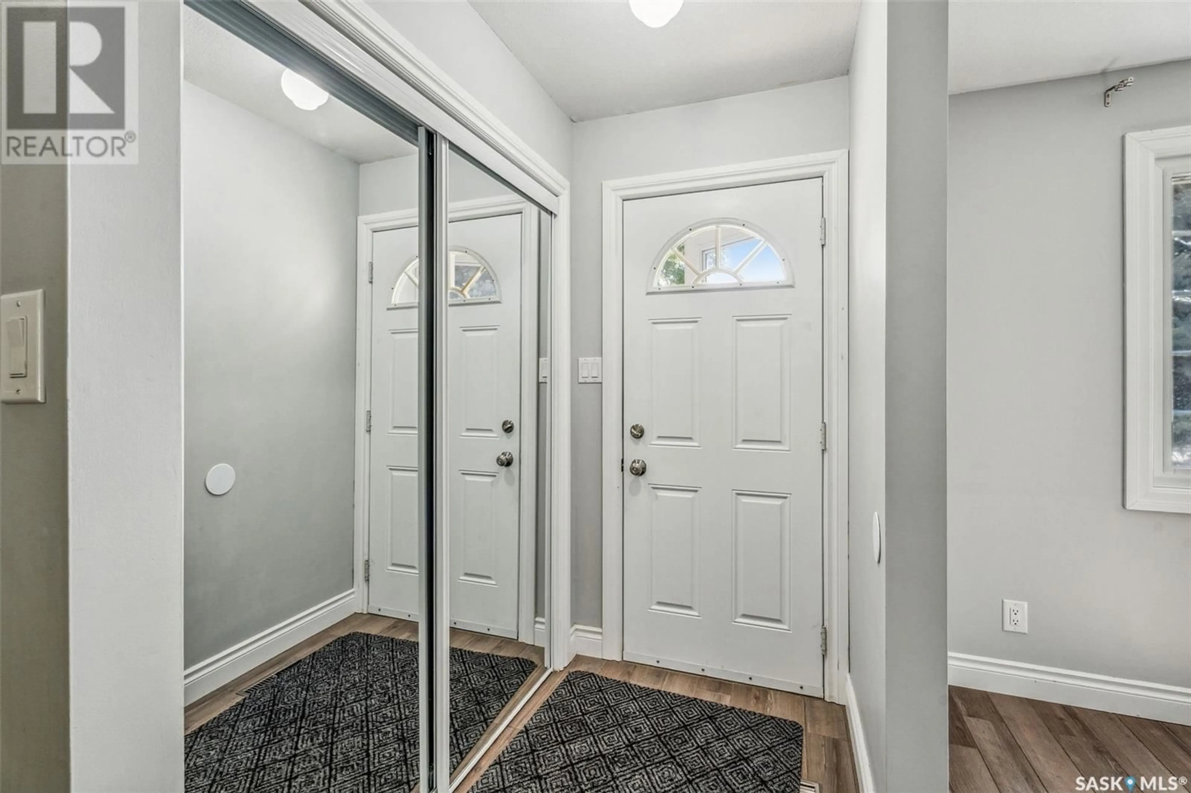 Indoor entryway for 2655 15TH AVENUE E, Prince Albert Saskatchewan S6V6H4