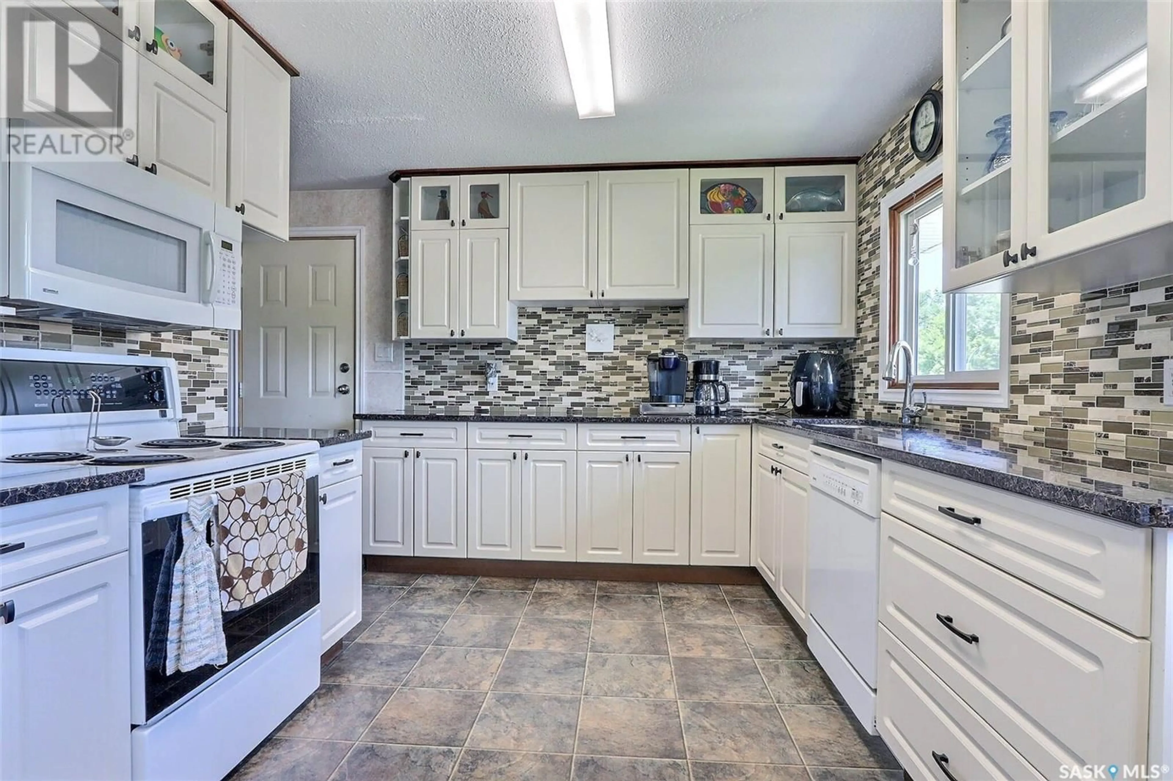 Unknown for 935 1ST STREET, Prince Albert Saskatchewan S6V0C5