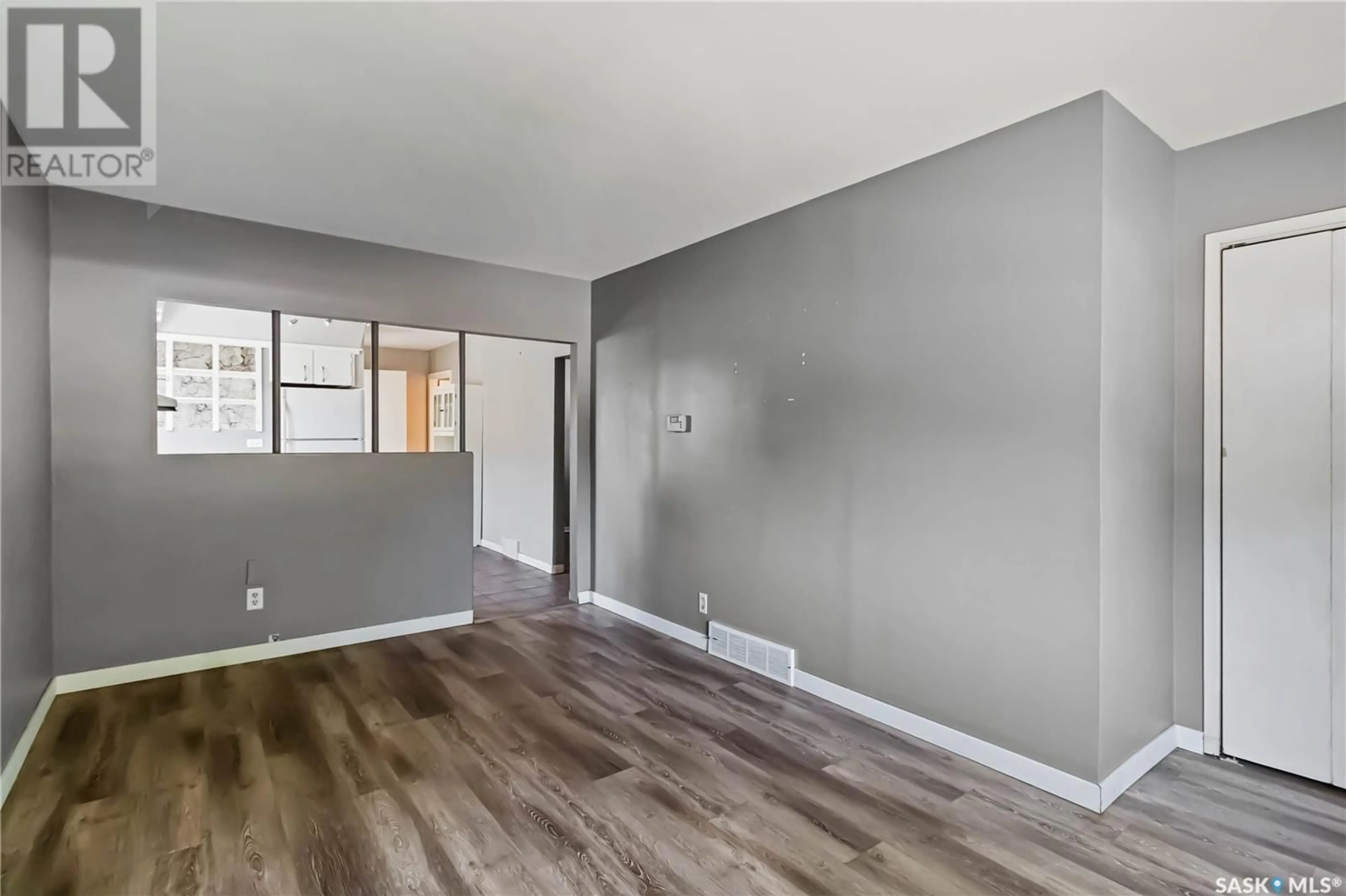 A pic of a room for 321 WITNEY AVENUE, Saskatoon Saskatchewan S7M3K4