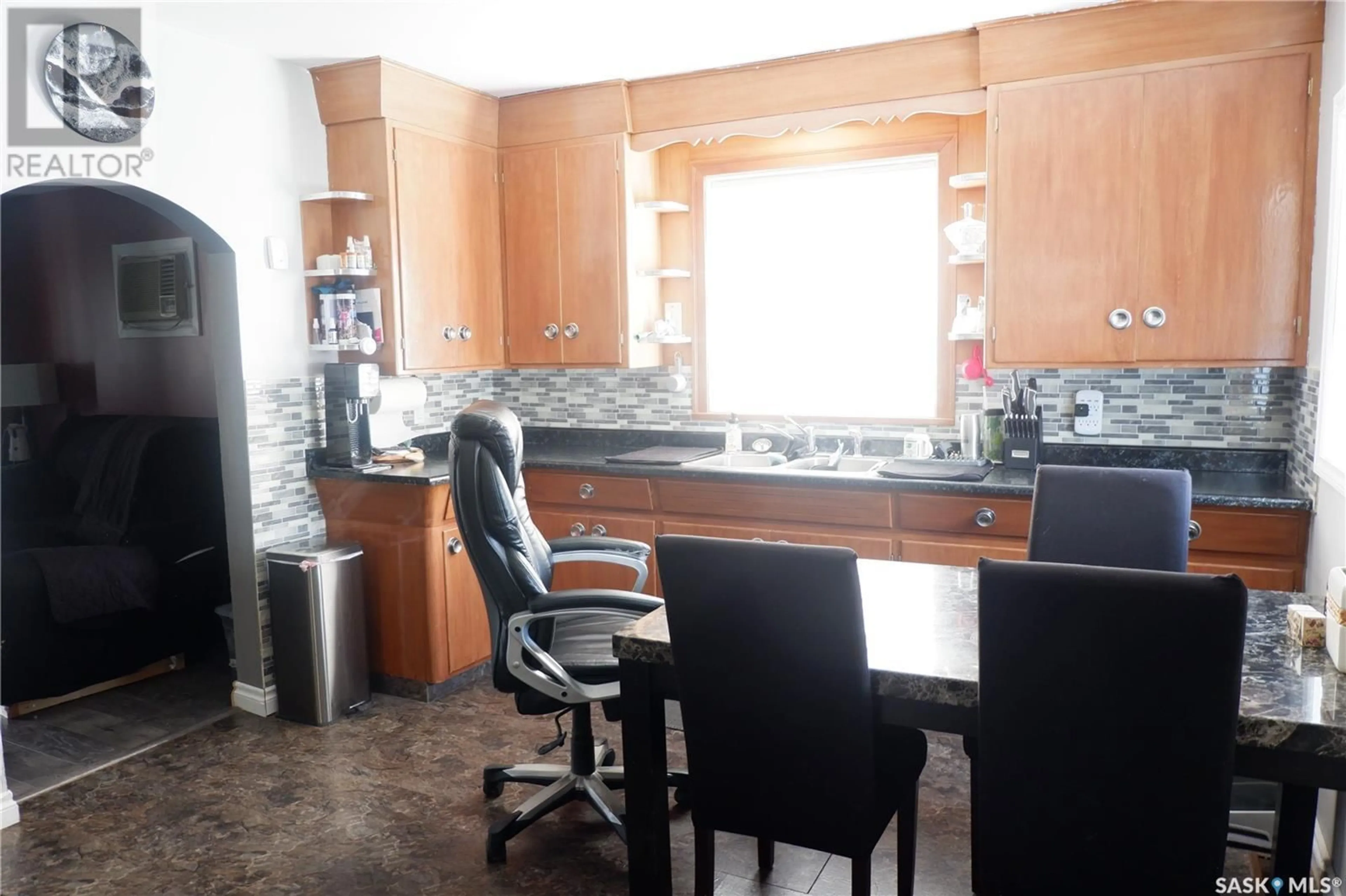 Standard kitchen, unknown for 215 4TH AVENUE, Assiniboia Saskatchewan S0H0B0