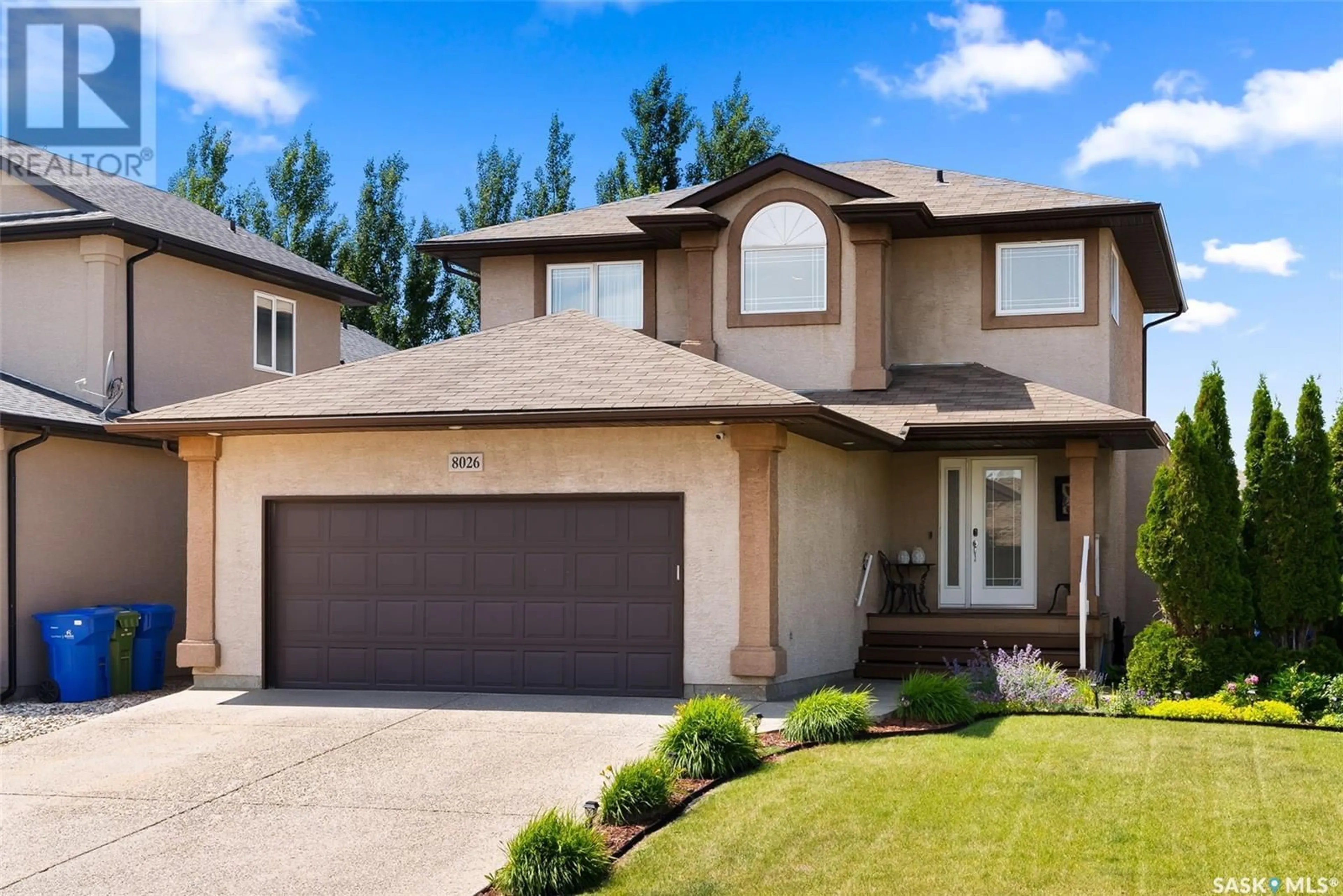 Home with vinyl exterior material, street for 8026 FAIRWAYS WEST DRIVE, Regina Saskatchewan S4Y0A5