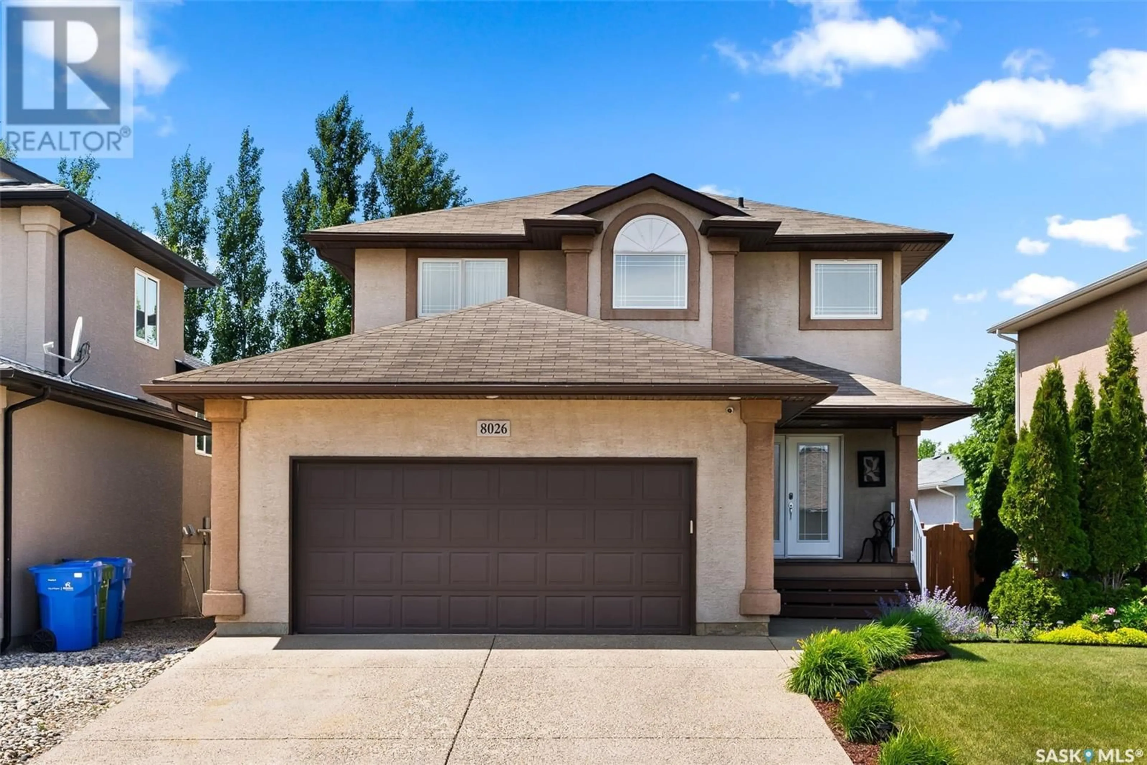 Home with vinyl exterior material, street for 8026 FAIRWAYS WEST DRIVE, Regina Saskatchewan S4Y0A5
